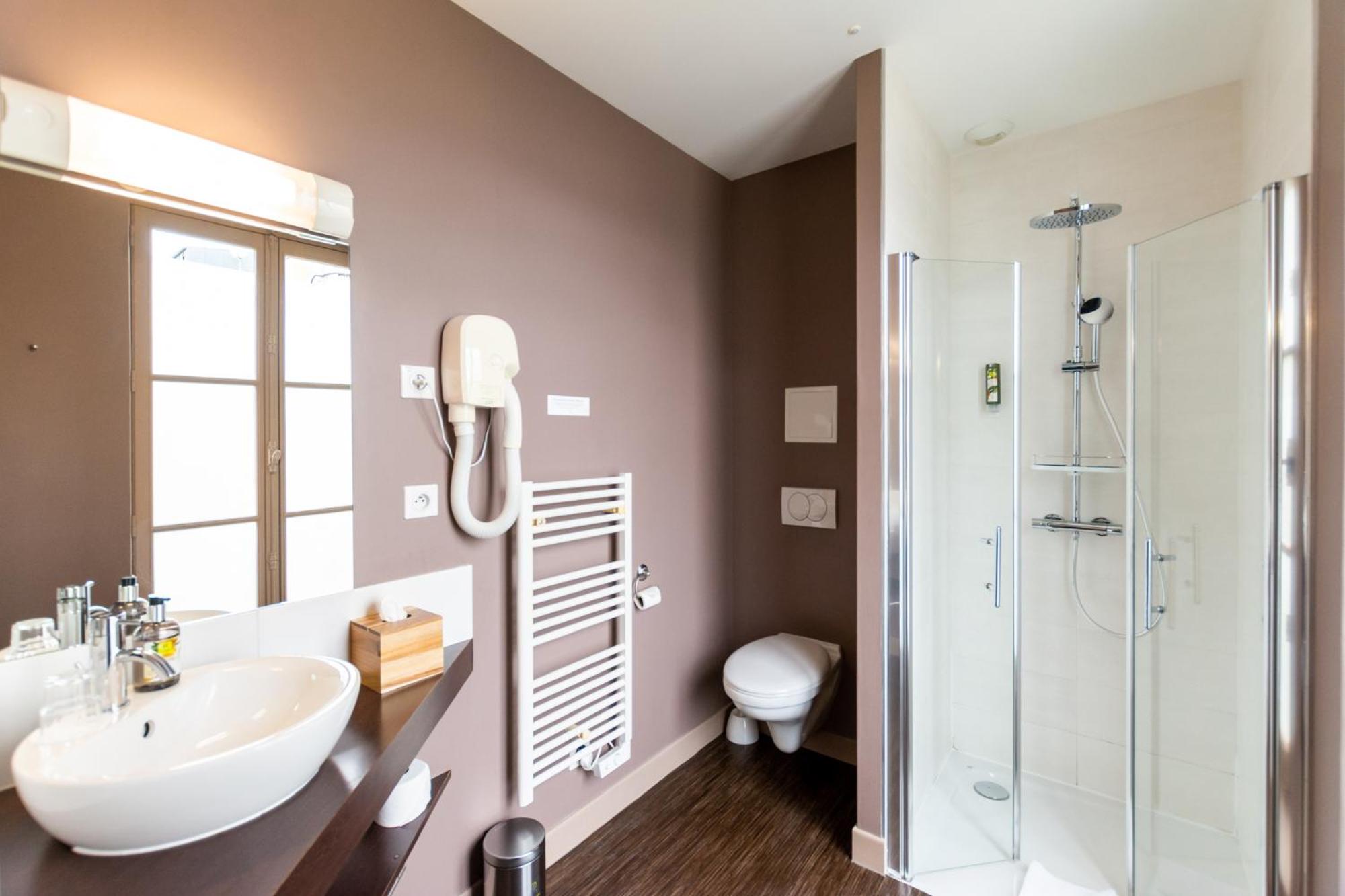 Family Suite (4 People)