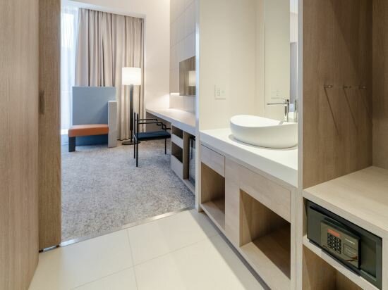 Deluxe King With Balcony