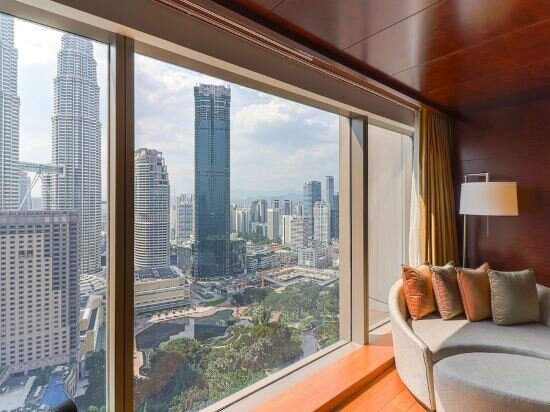 1 King Bed With Garden View