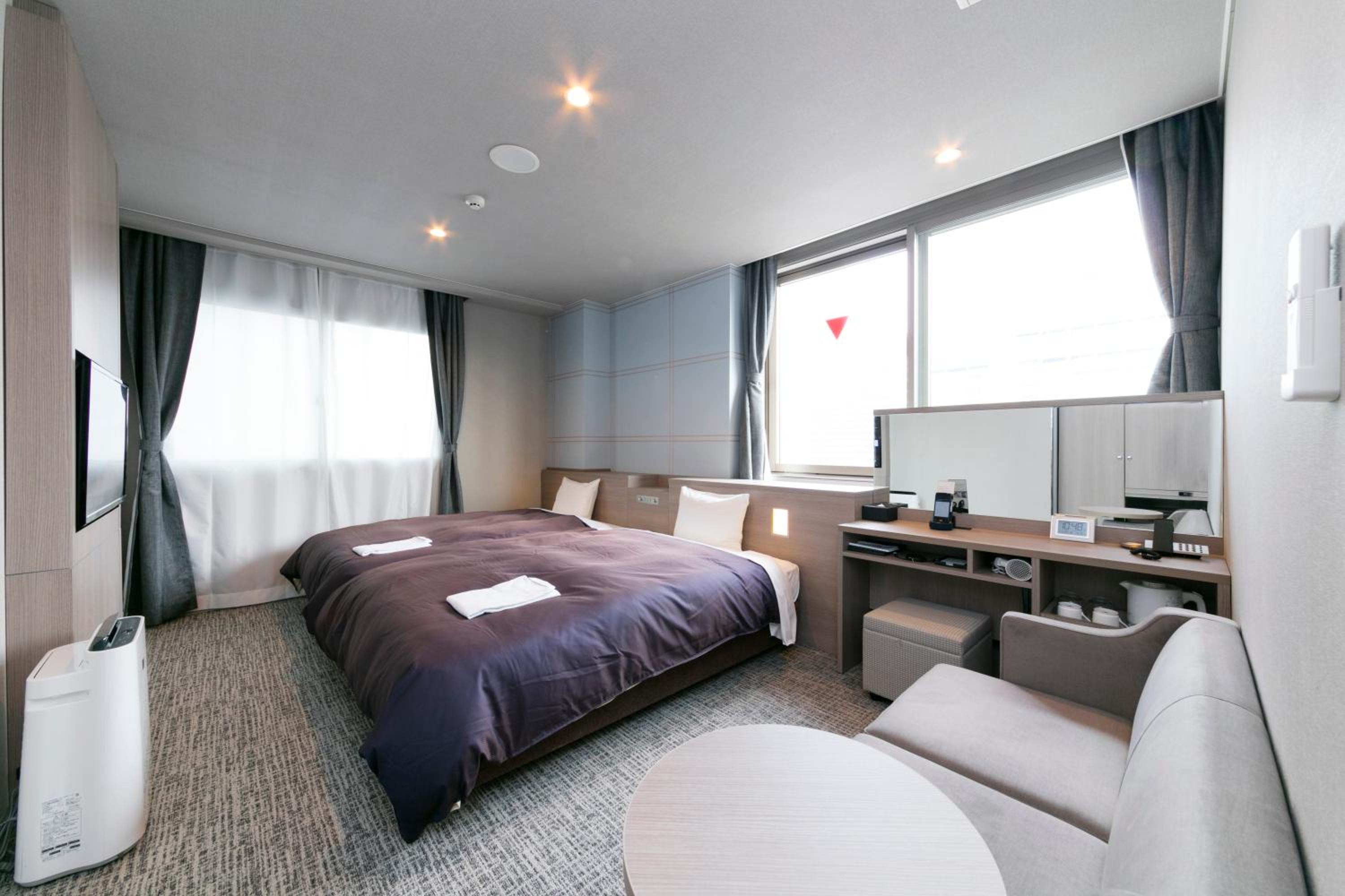 Deluxe Twin Room with Station View