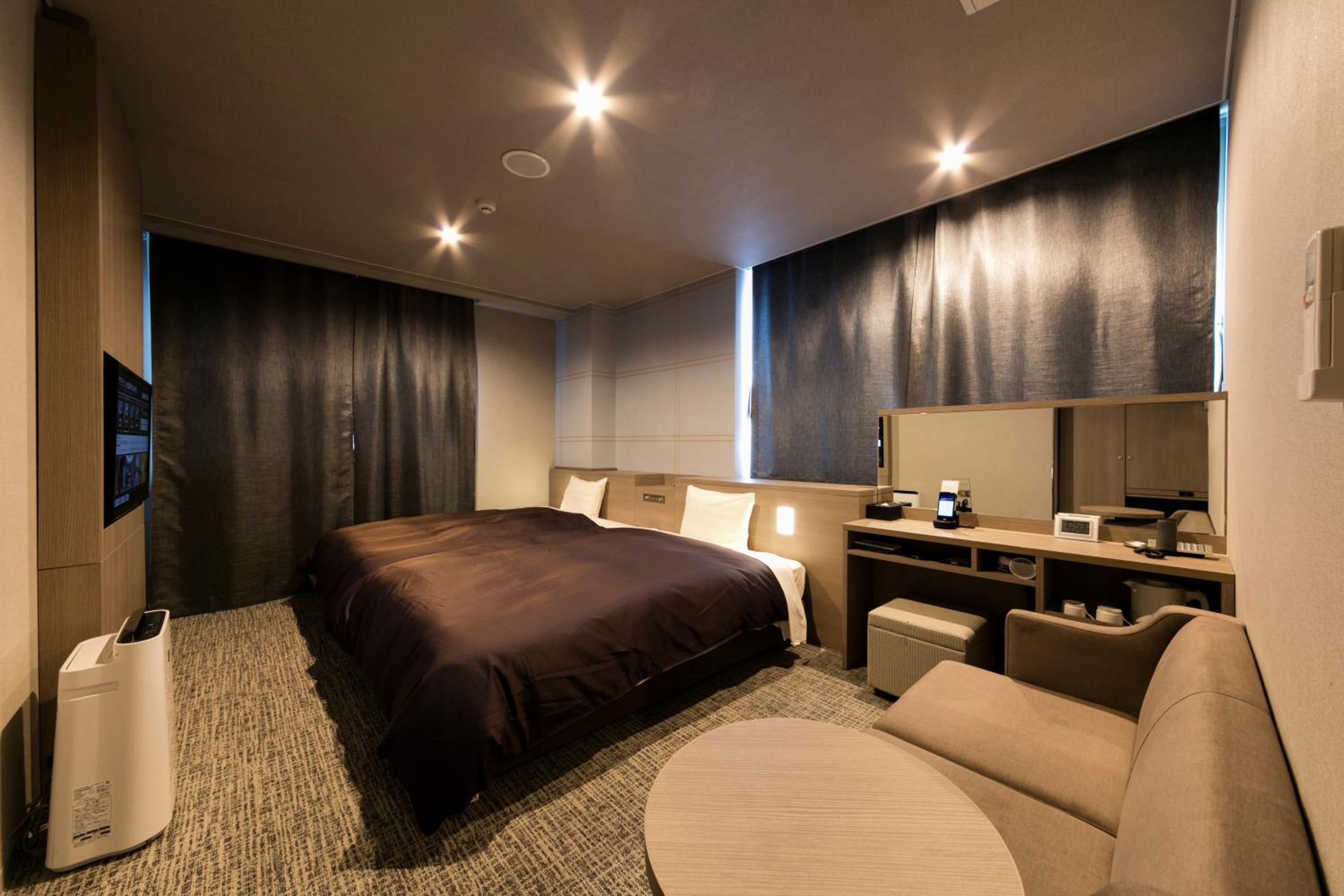 Deluxe Twin Room with Station View