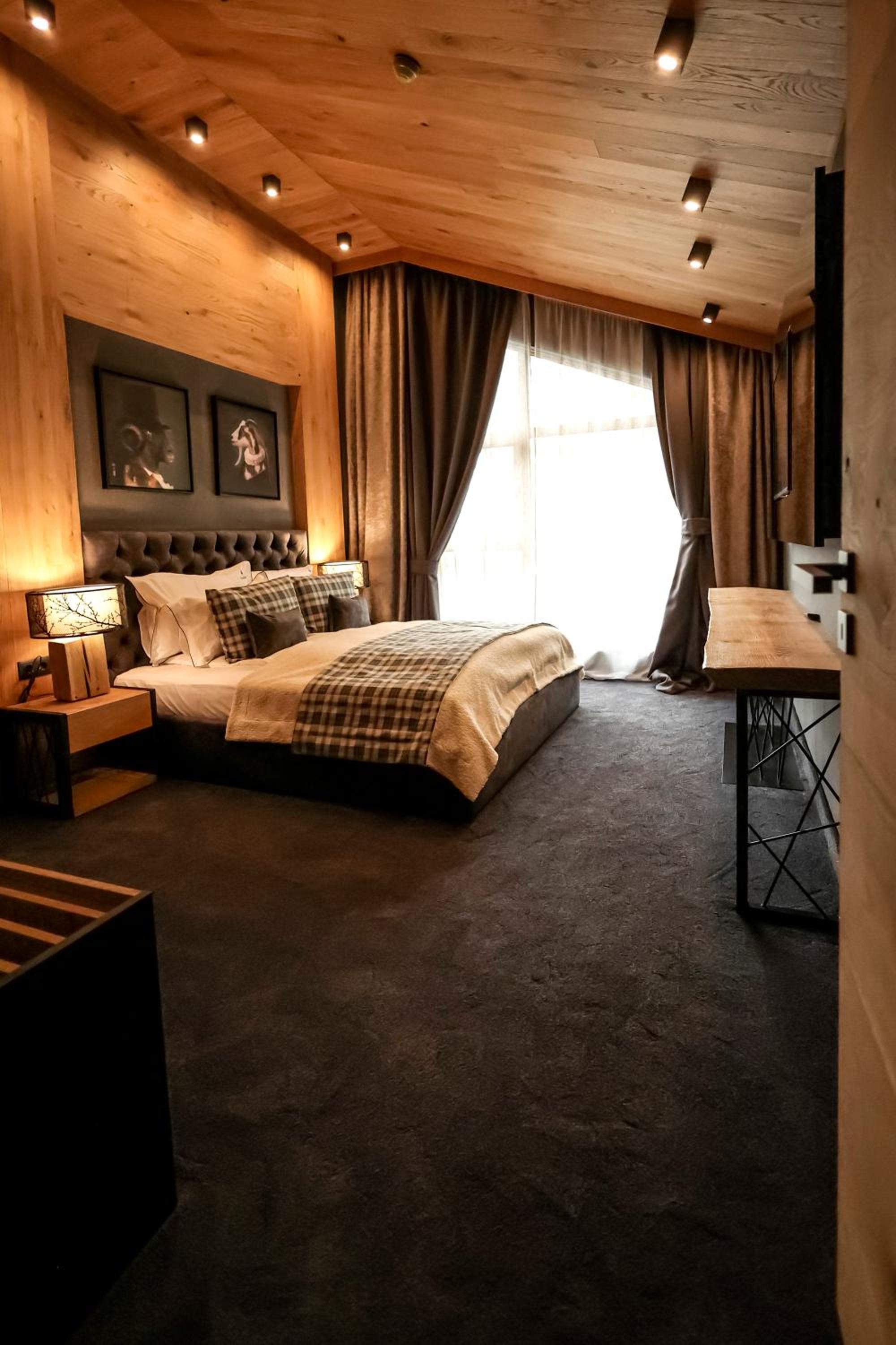 Apartment - Split Level