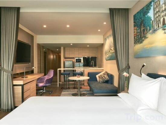 Deluxe Room, 1 King Size Bed, City View