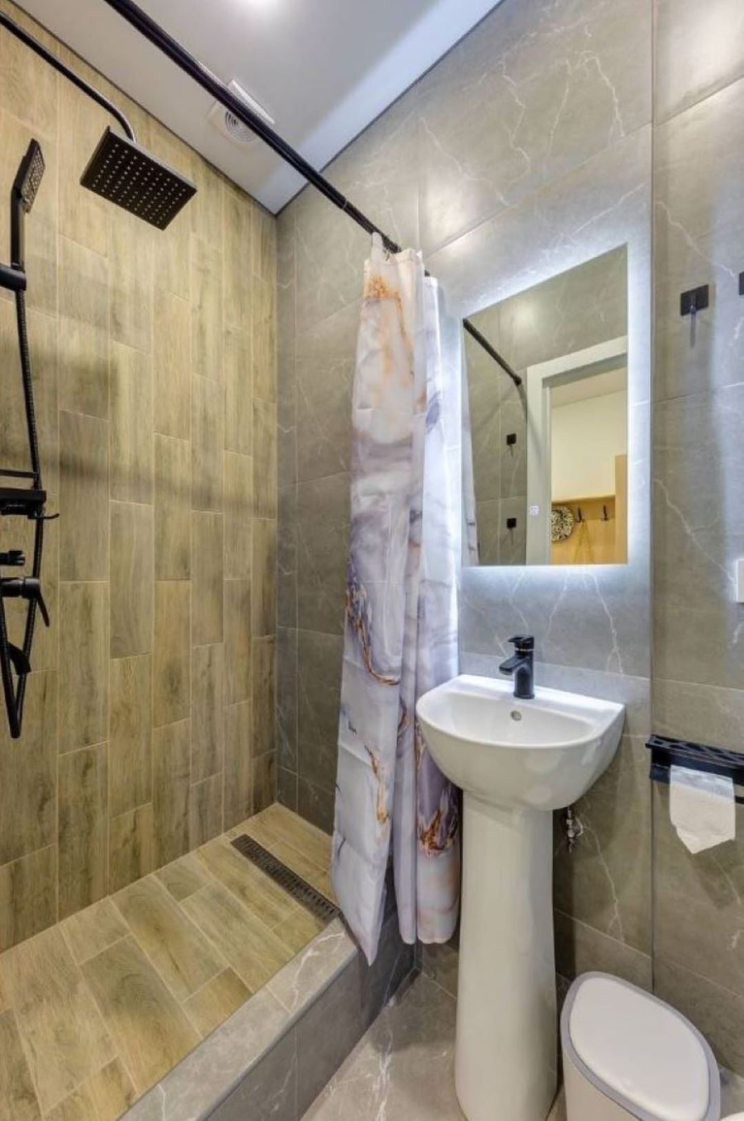 Улучшенный трехместный номер