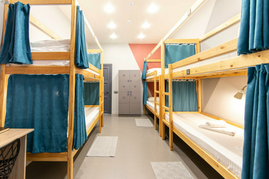 Общий номер для мужчин с 6 кроватями