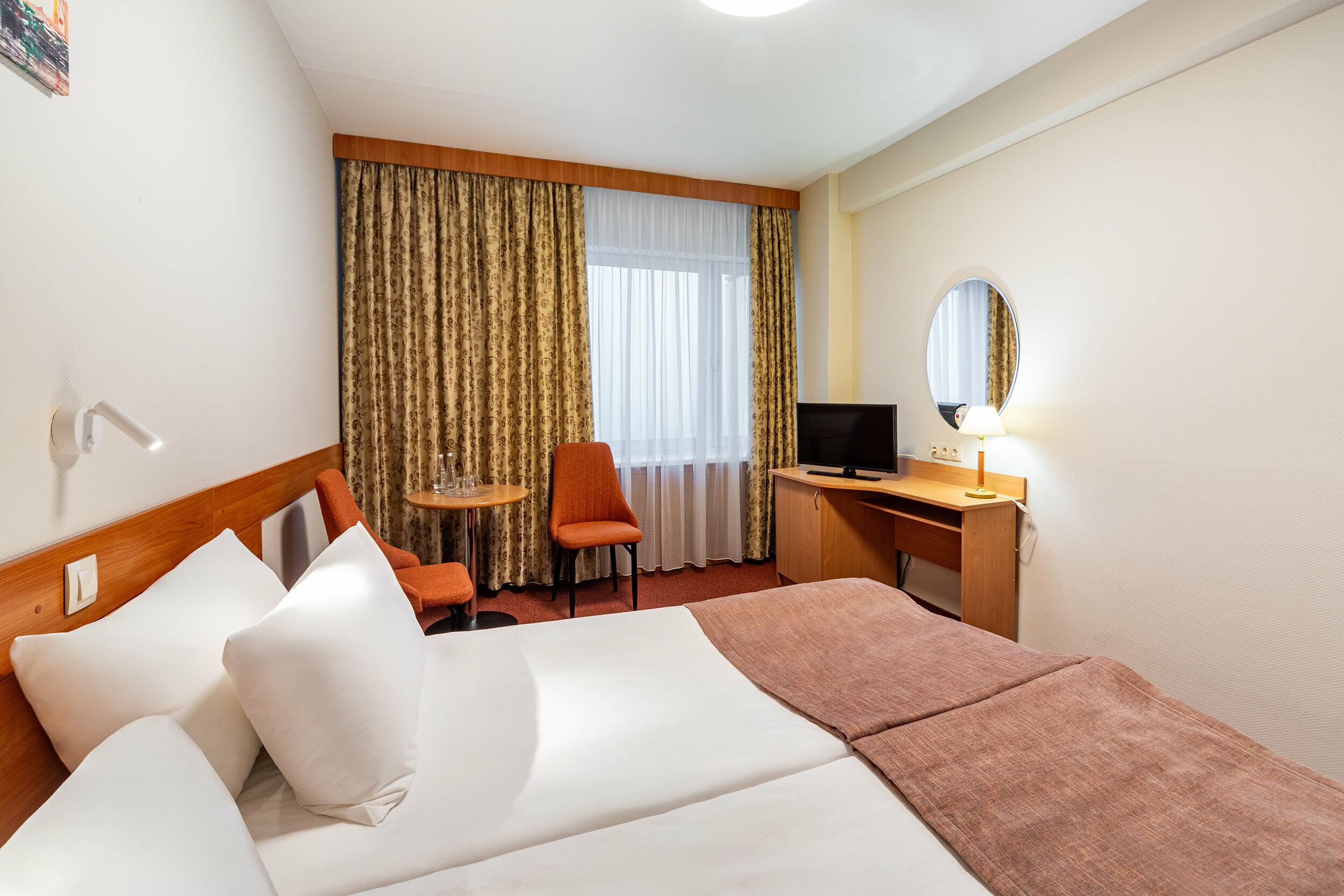 Стандарт с широкой кроватью