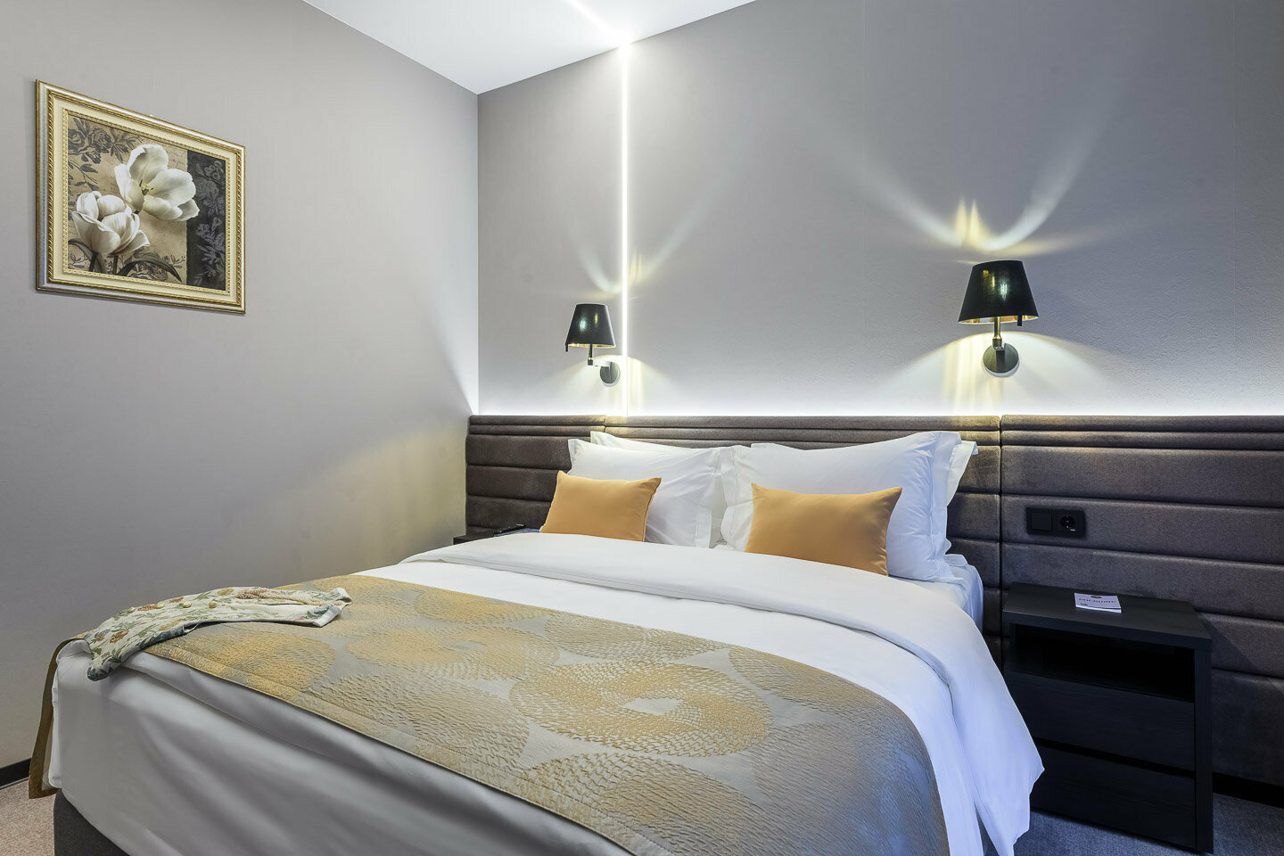 Делюкс двухкомнатный с видом в атриум