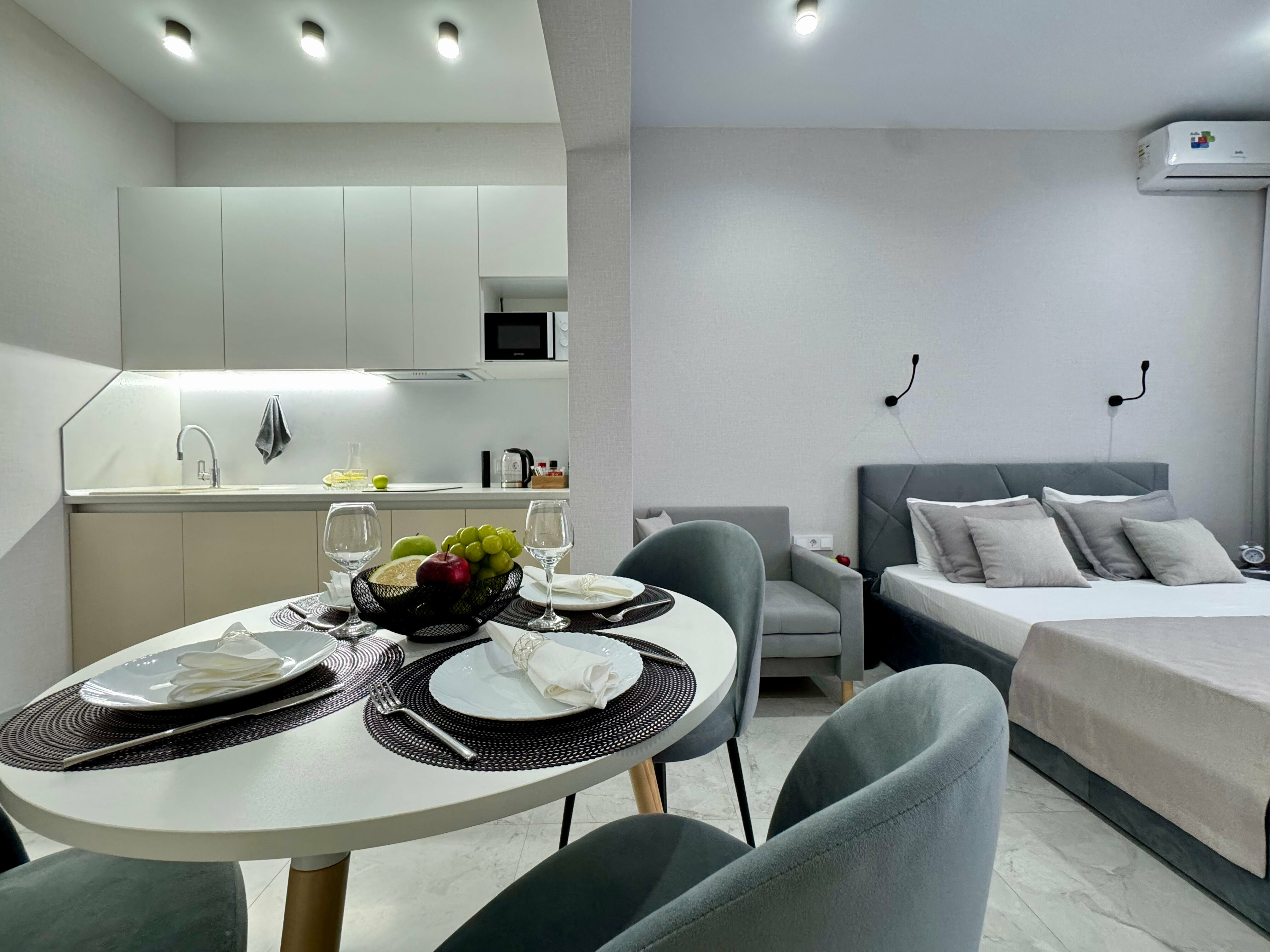 Делюкс с видом на море и балконом "OkoloMorya"