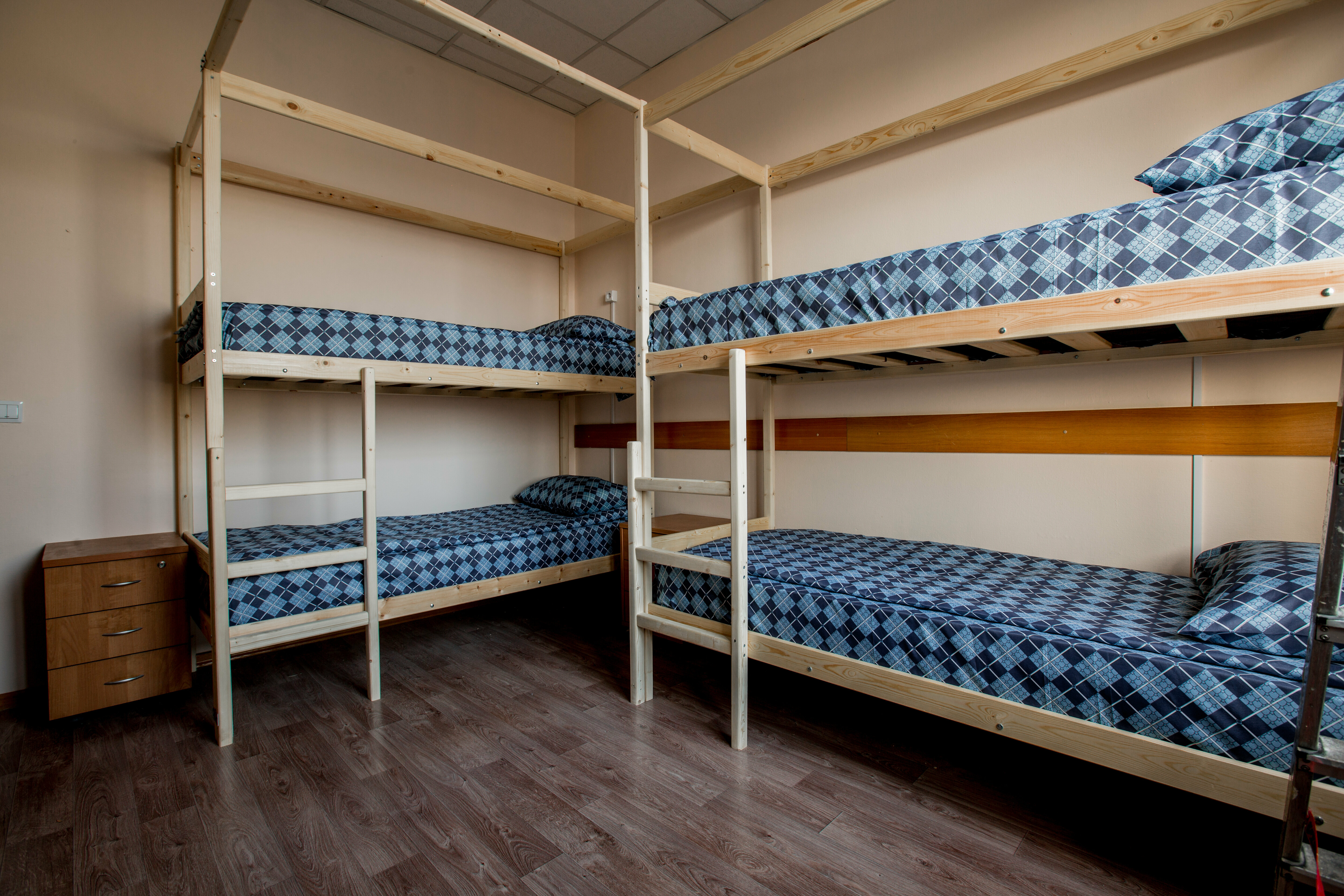 Кровать в общем 6-местном номере