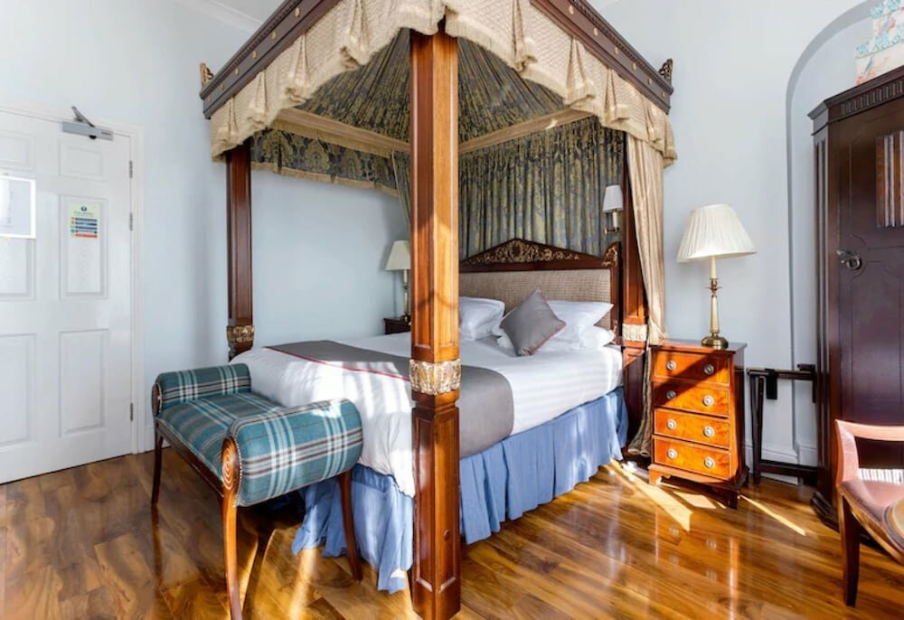 Superior Double Room, Ensuite, Sea View (with bath or shower)