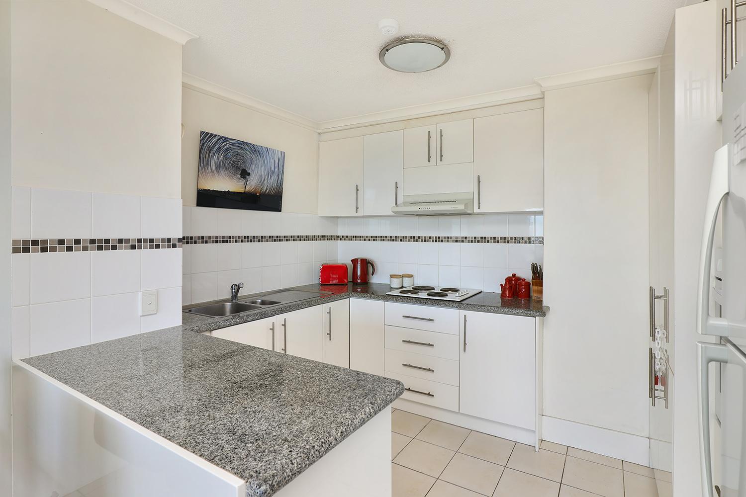 One Bedroom Broadwater View Apartment