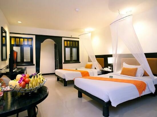 Superior Pool View Triple