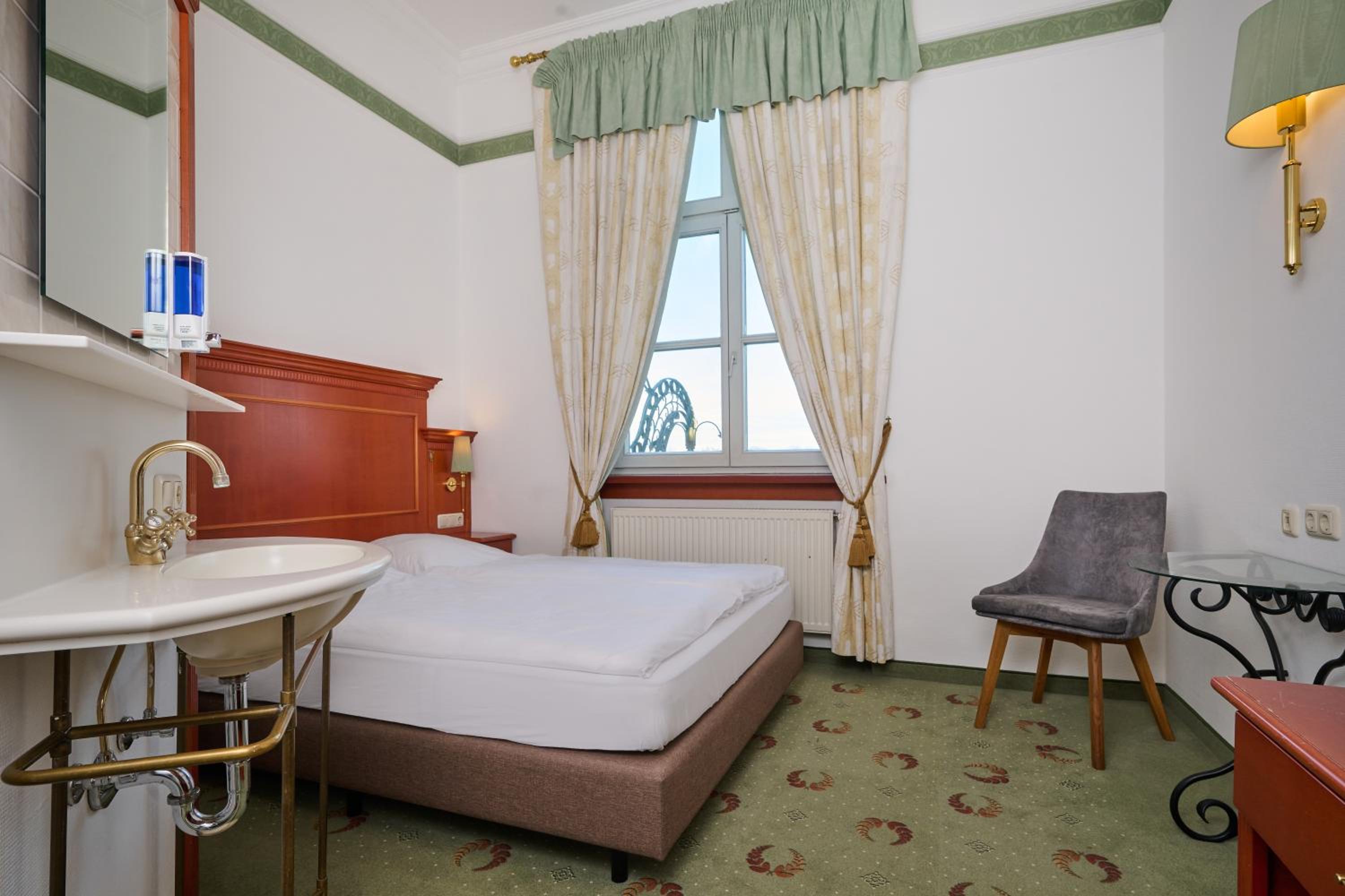 Single Room with Private Bathroom