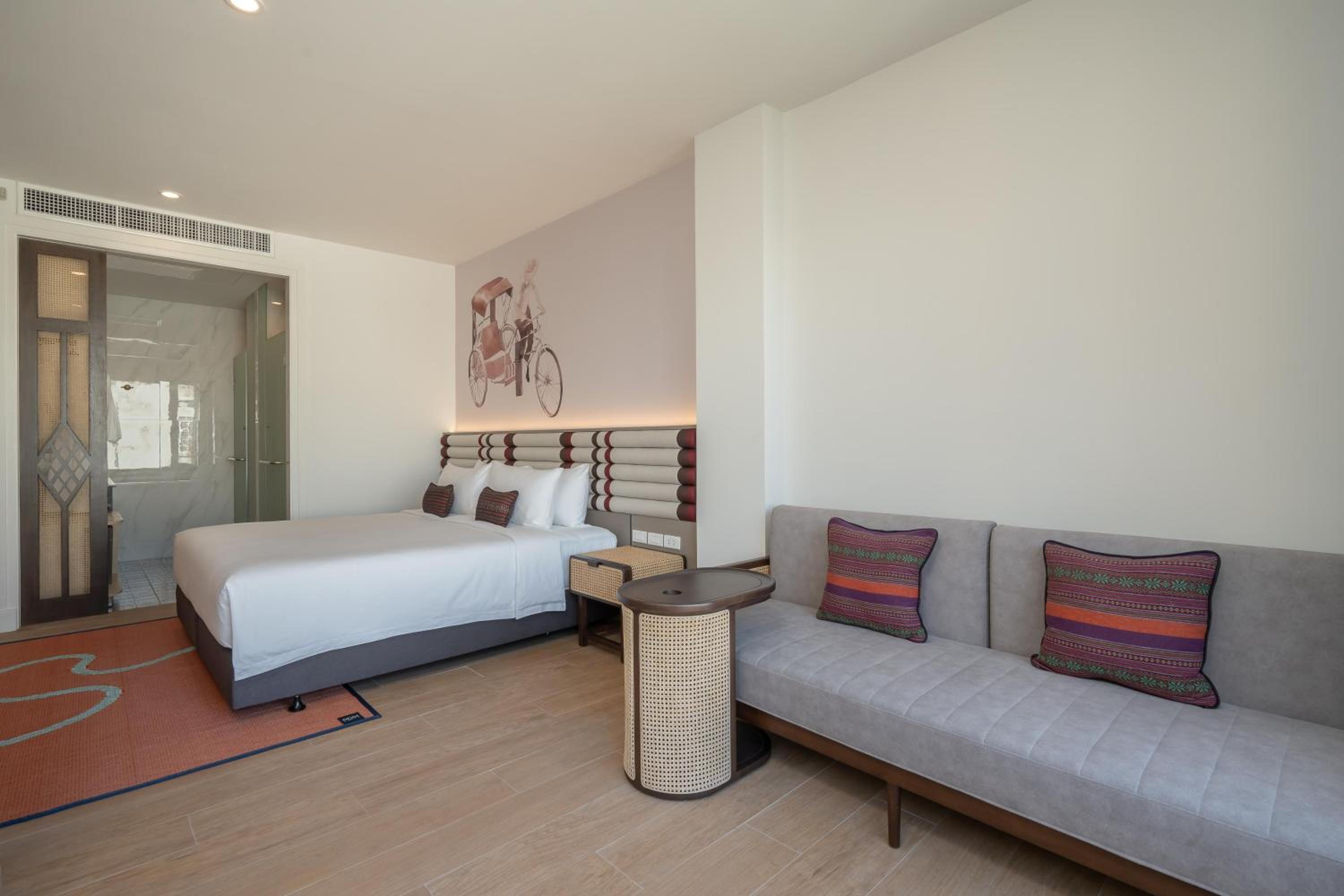 Junior Suite with Pool View