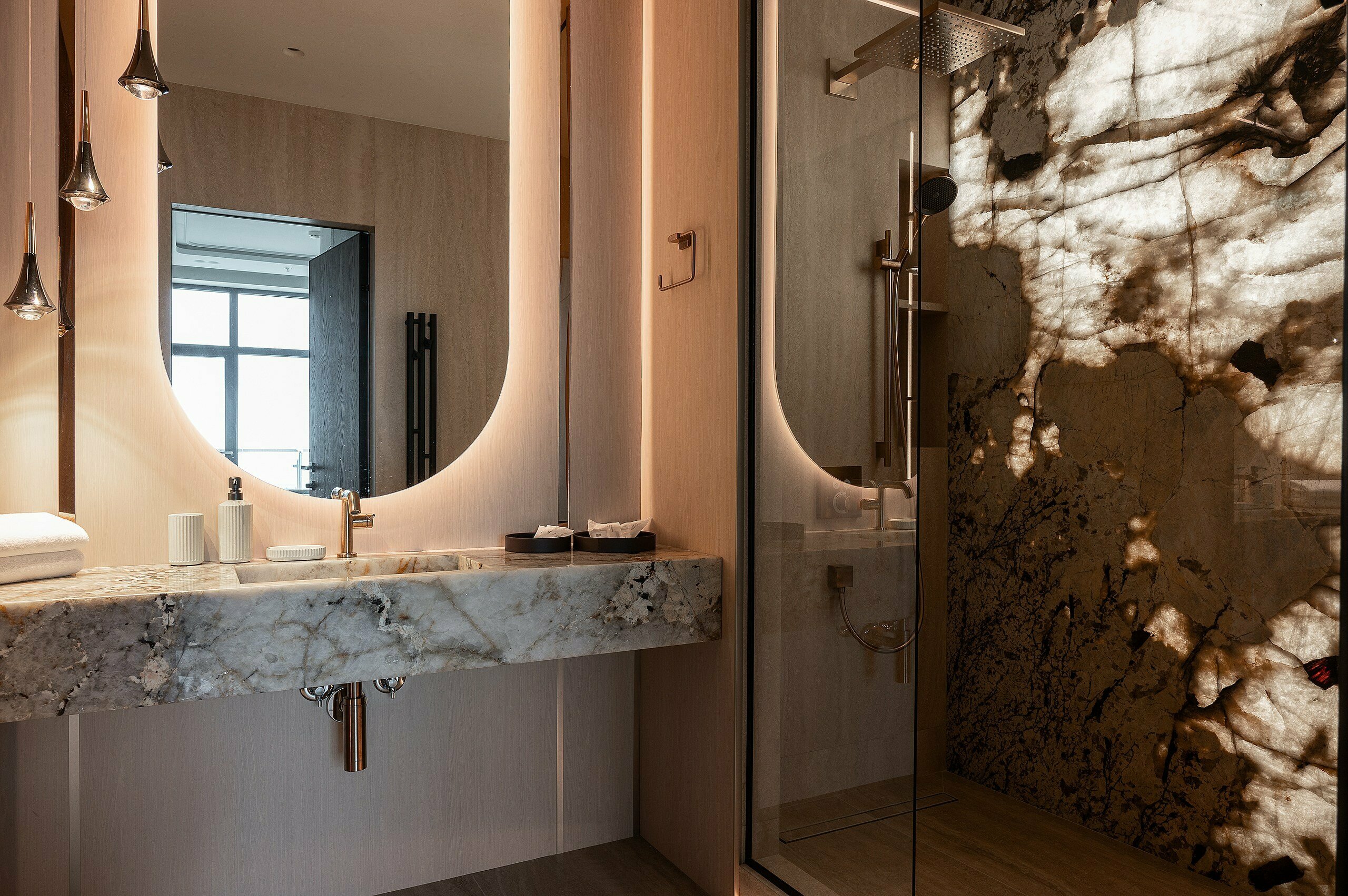 Трехкомнатный апартамент Luxury Dubai с двумя спальнями