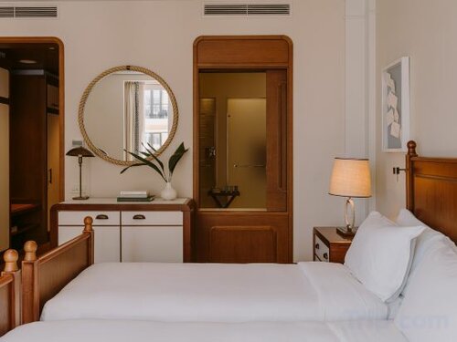 2 Twin Premium Room With Partial Sea View в Regent Porto Montenegro