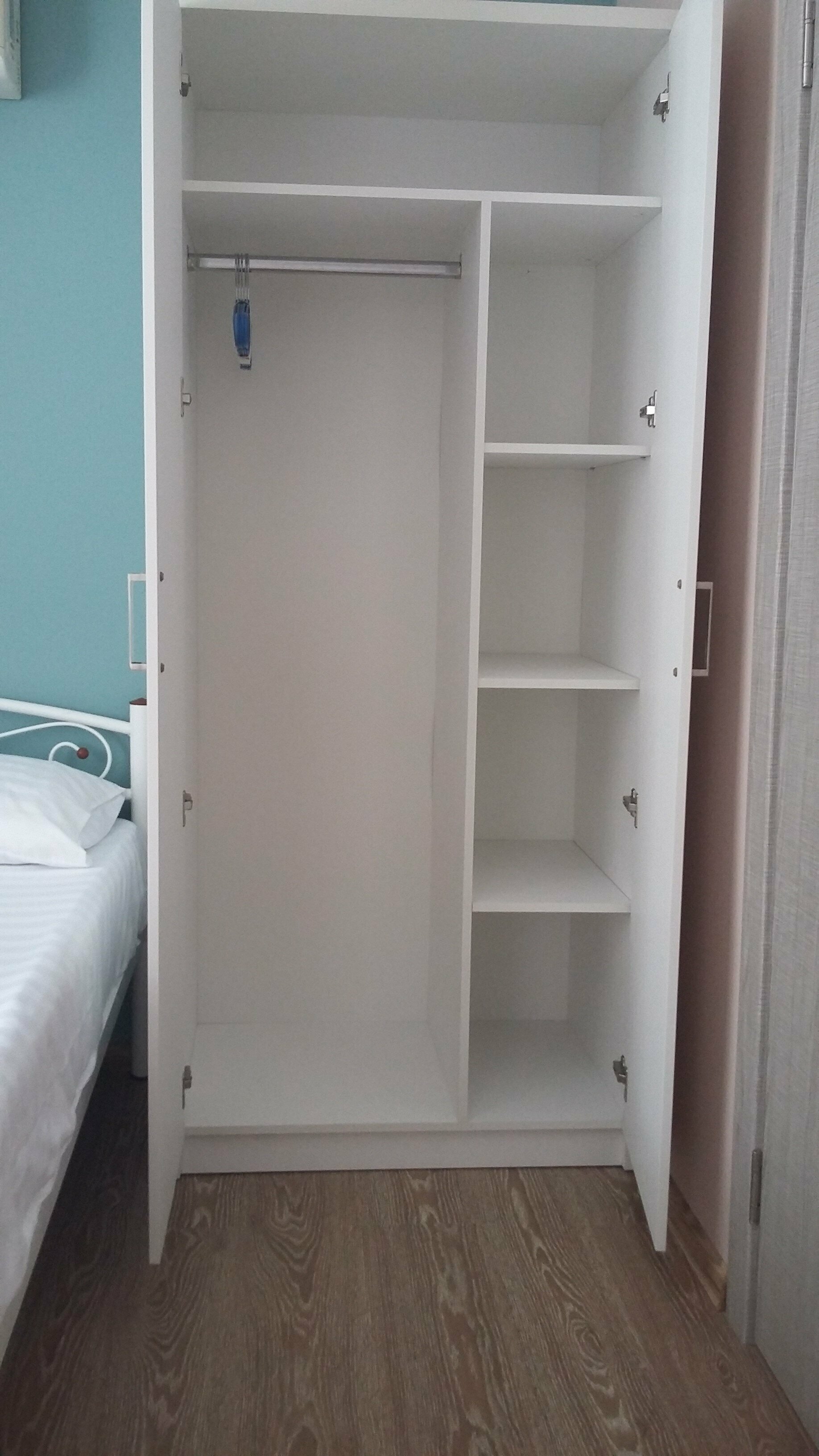 Трехместный номер на первом этаже без балкона