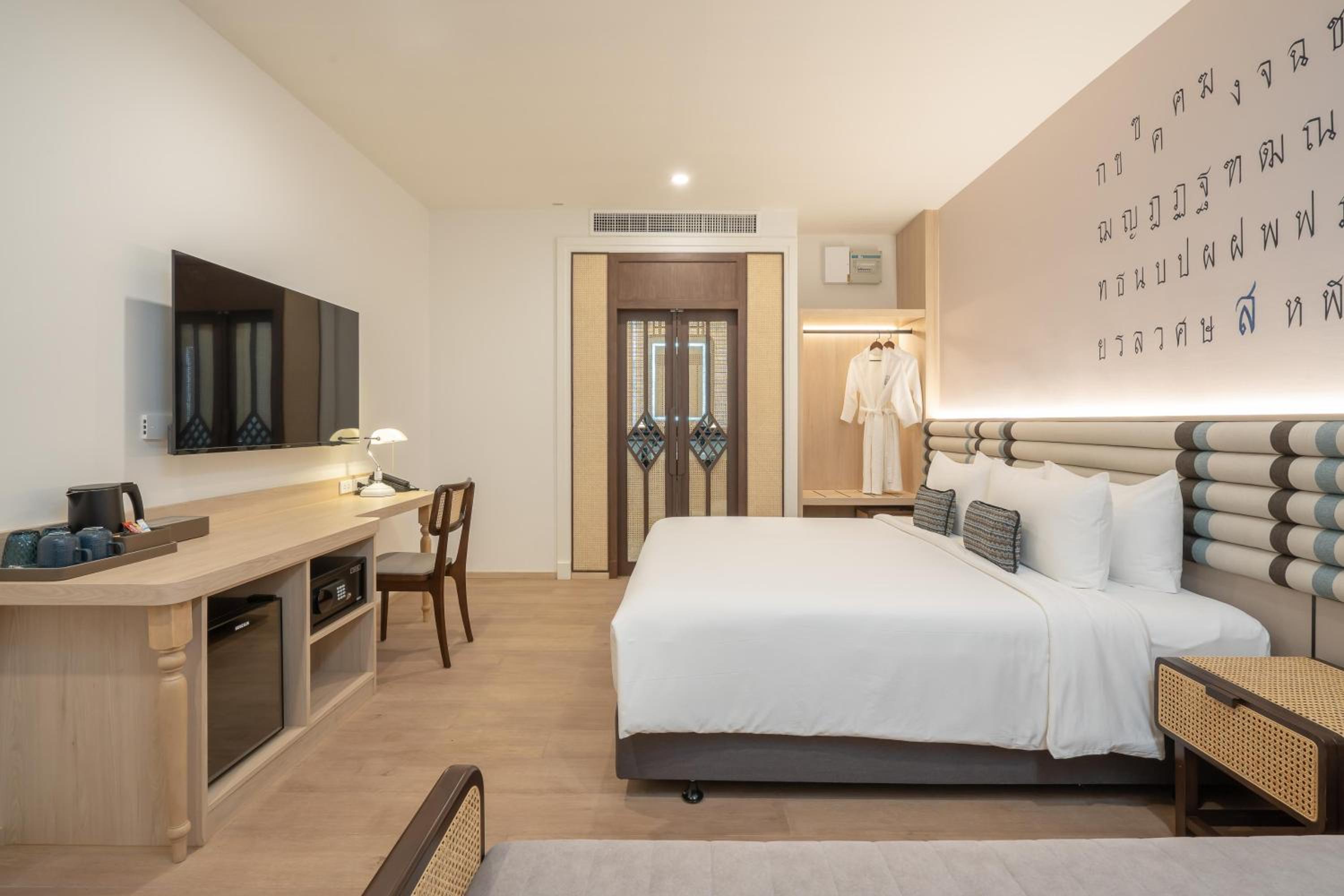 Deluxe Double or Twin Room