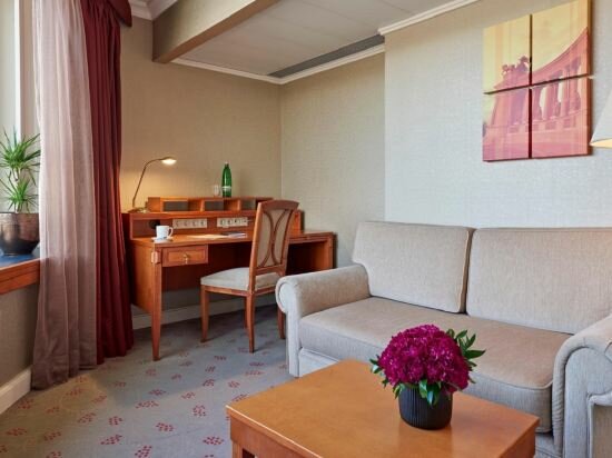 1 King Bed Junior Suite(River View)