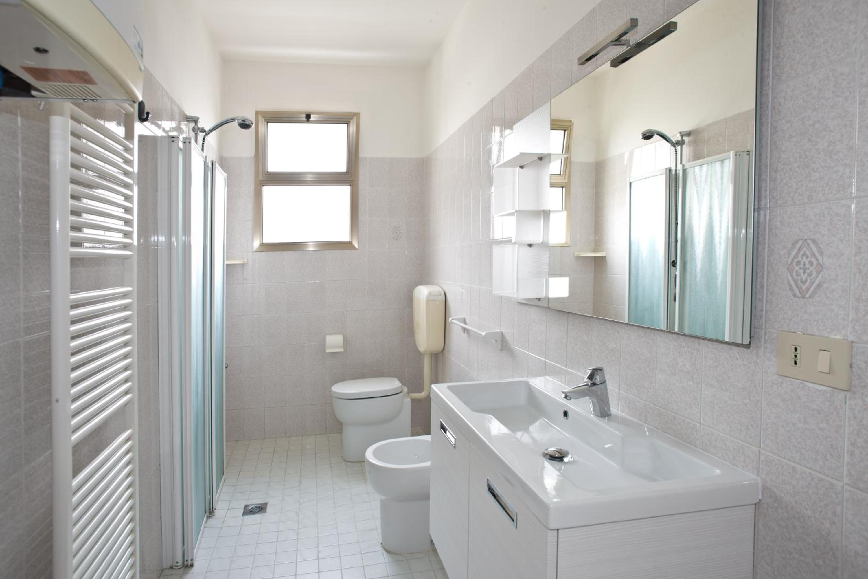 One-Bedroom Apartment - White