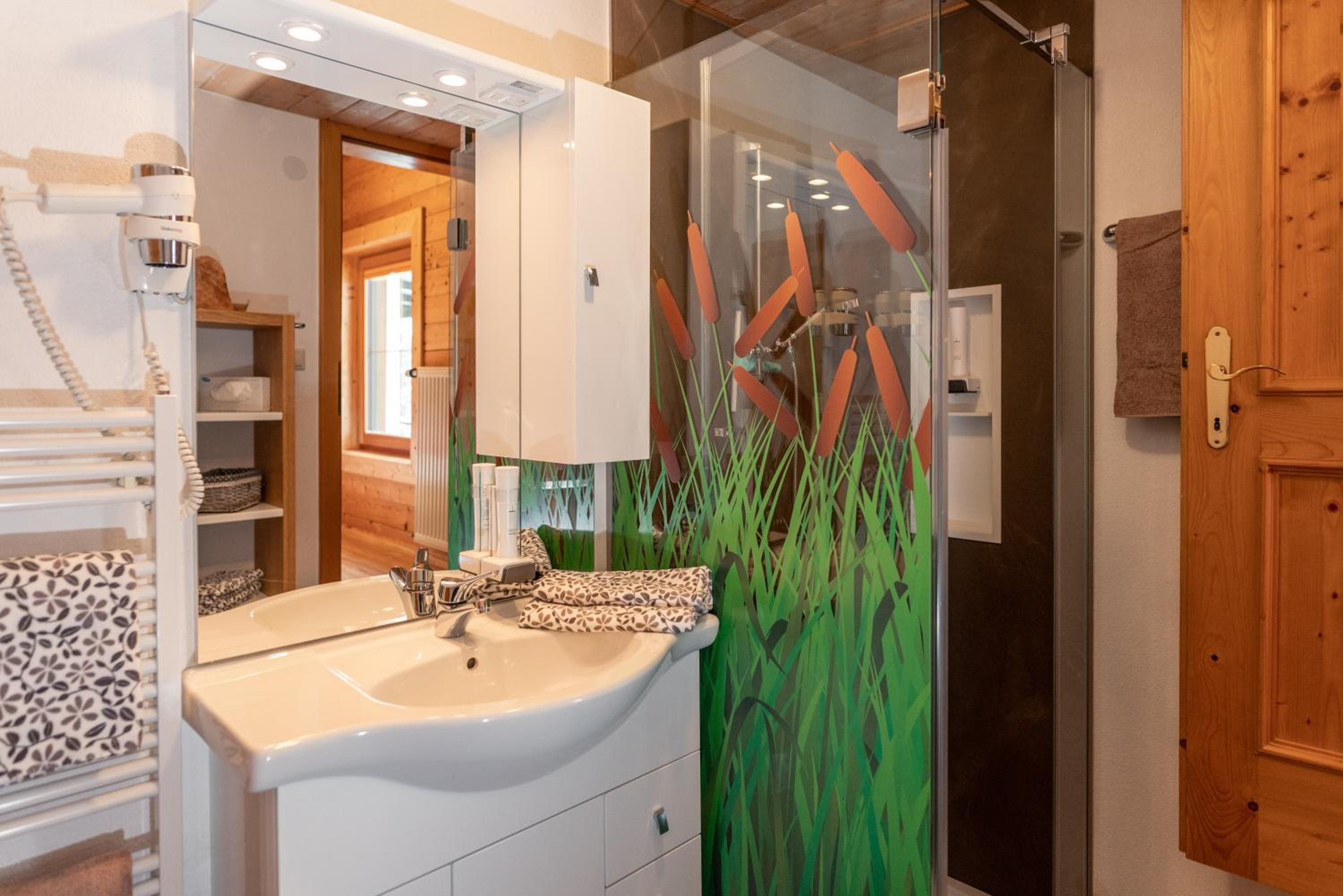 Apartment with Mountain View