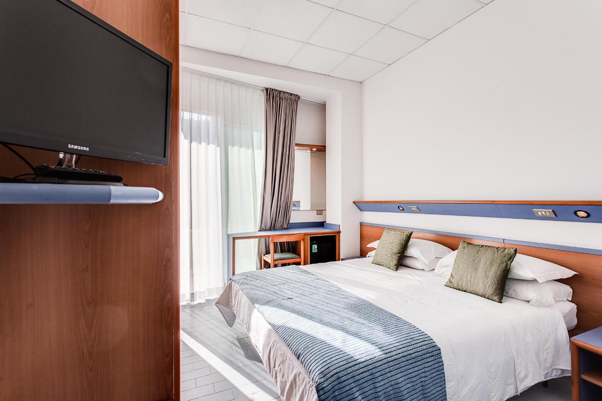 Double or Twin Room with Sea View