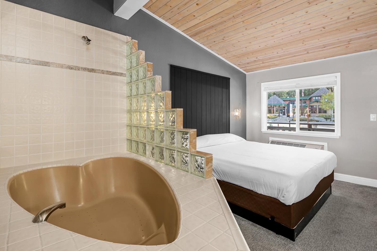 King Room with Spa Bath