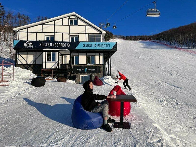 Двухместный номер с 2 отдельными кроватями и общим туалетом