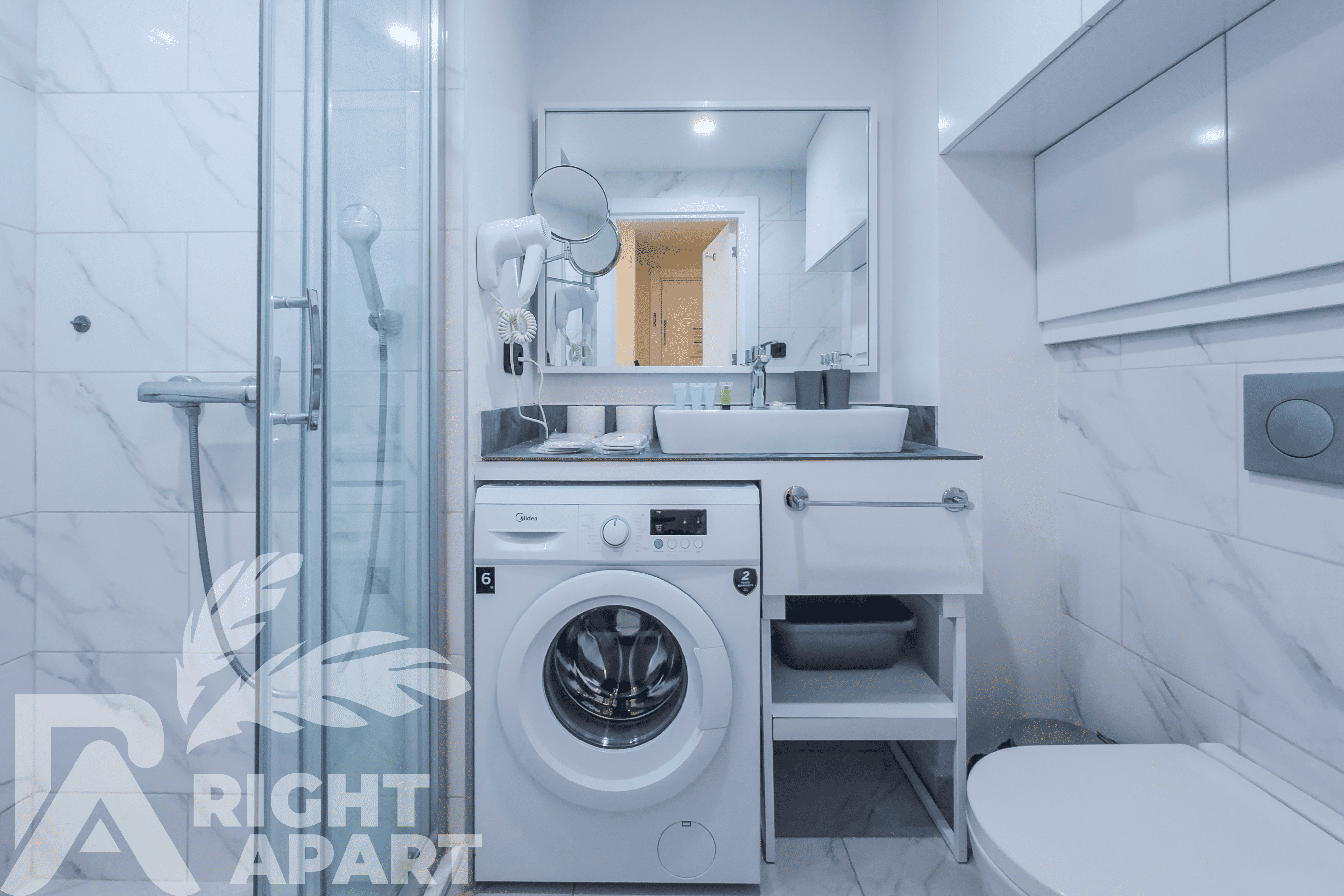 Семейный номер с боковым видом на море