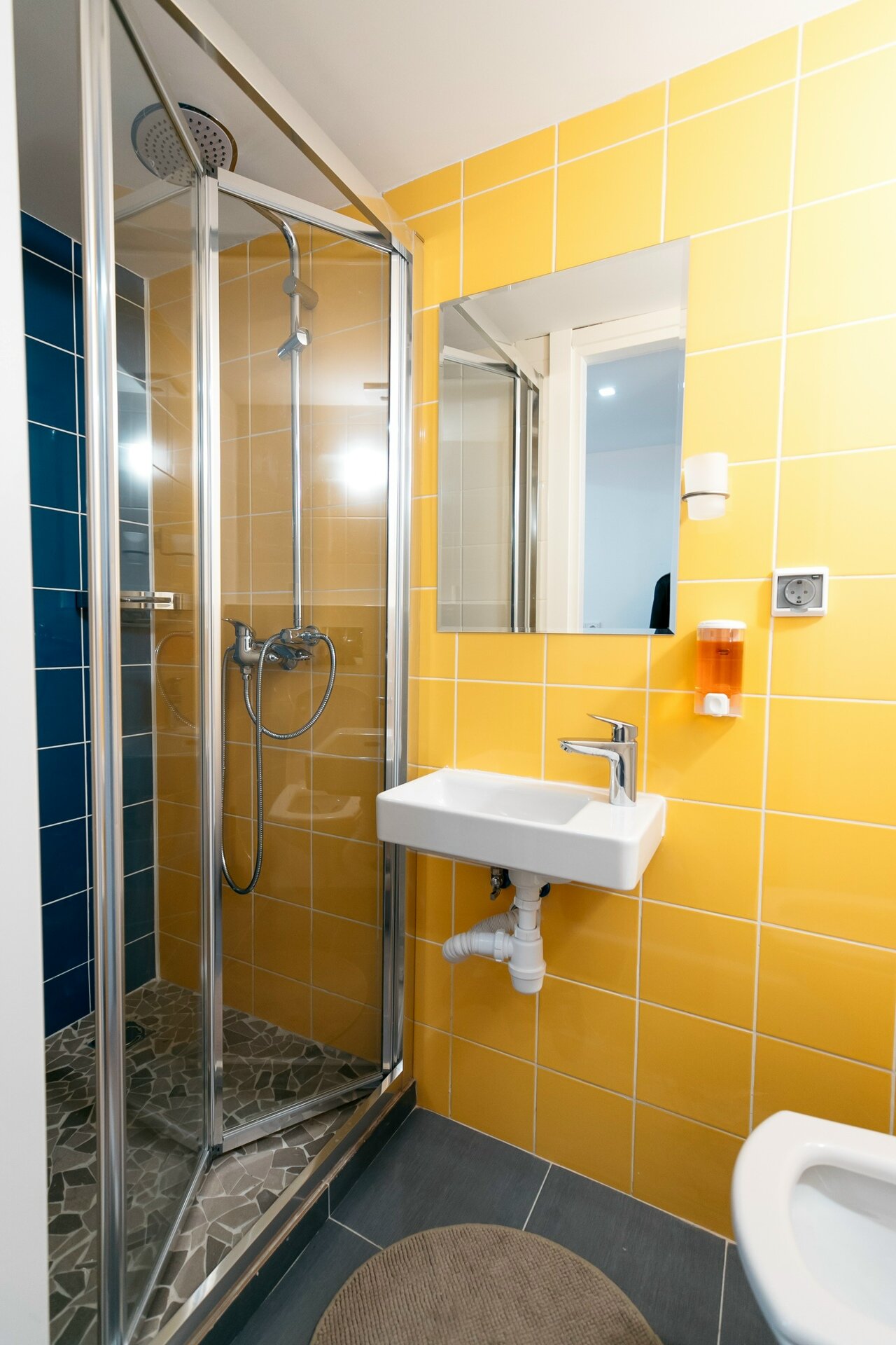 Двухуровневый четырехместный номер