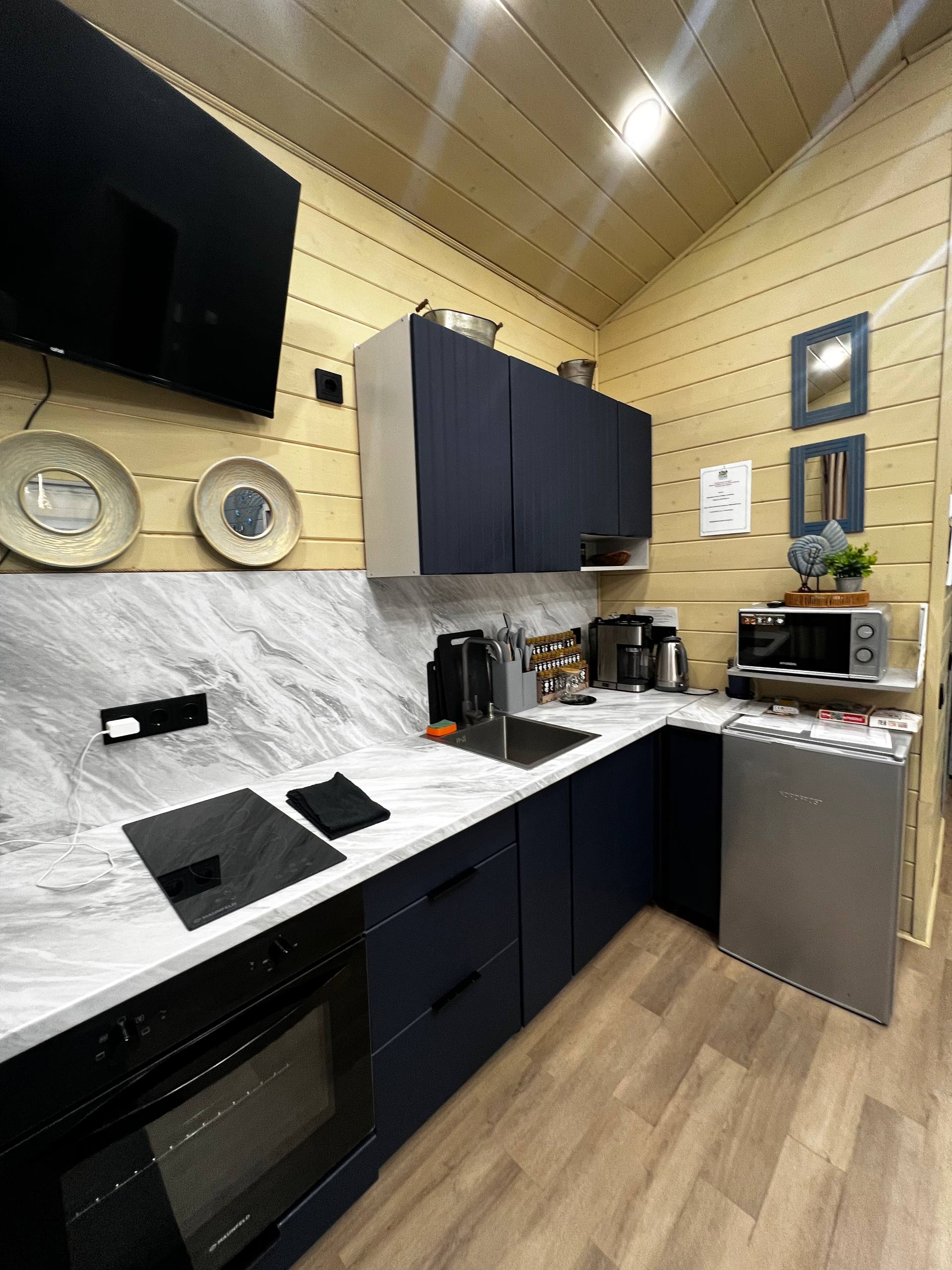 Панорамный дом с баней на дровах и сибирским чаном (стоимость указана за дом)