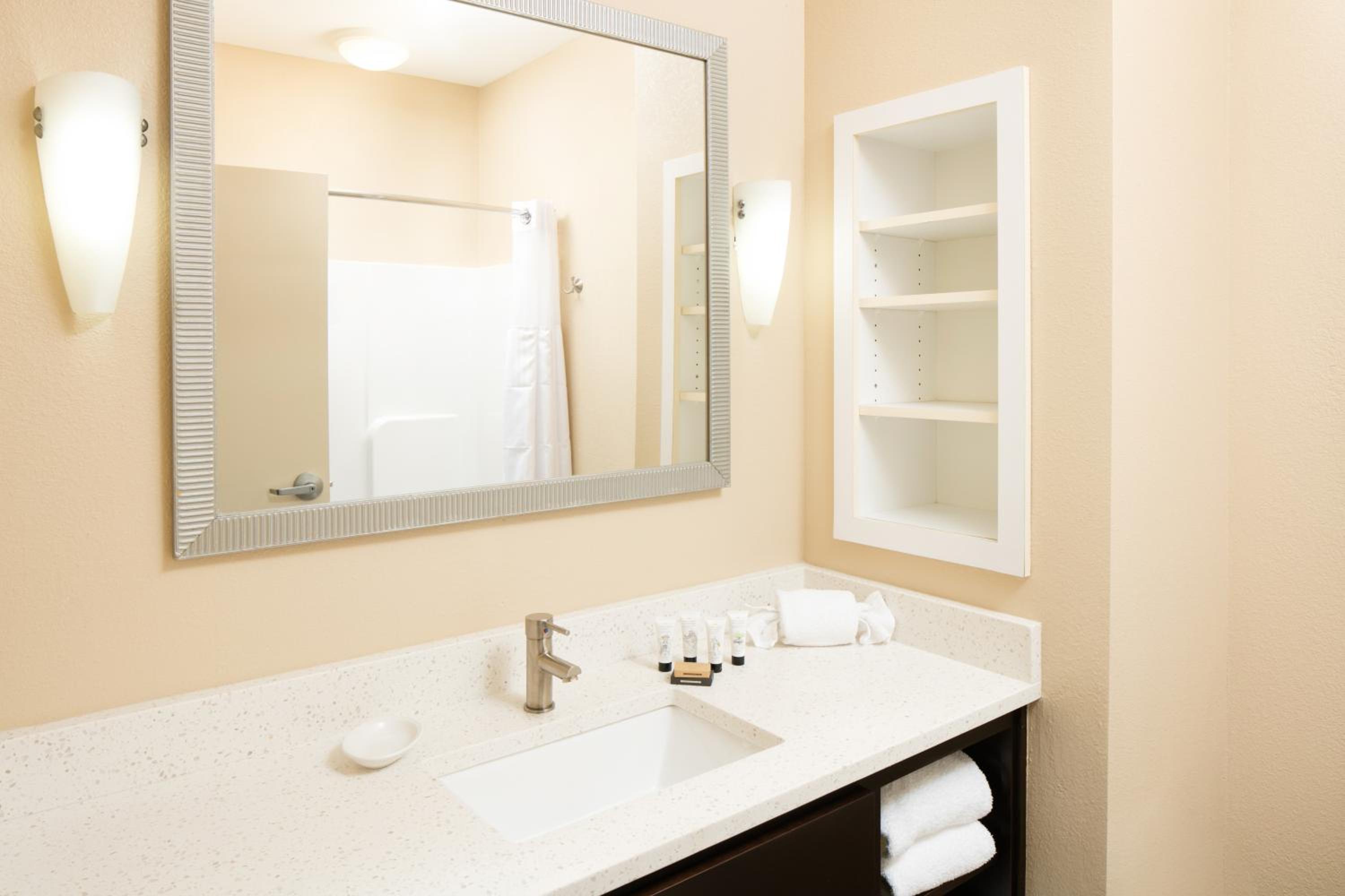 One-Bedroom King Suite with Sofa Bed - Non-Smoking