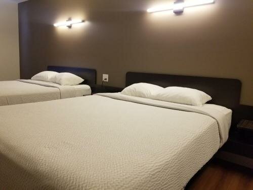 Deluxe Queen Room with Two Queen Beds - Non-Smoking