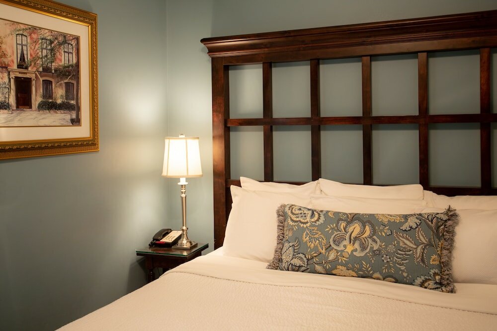 Suite, Courtyard Area