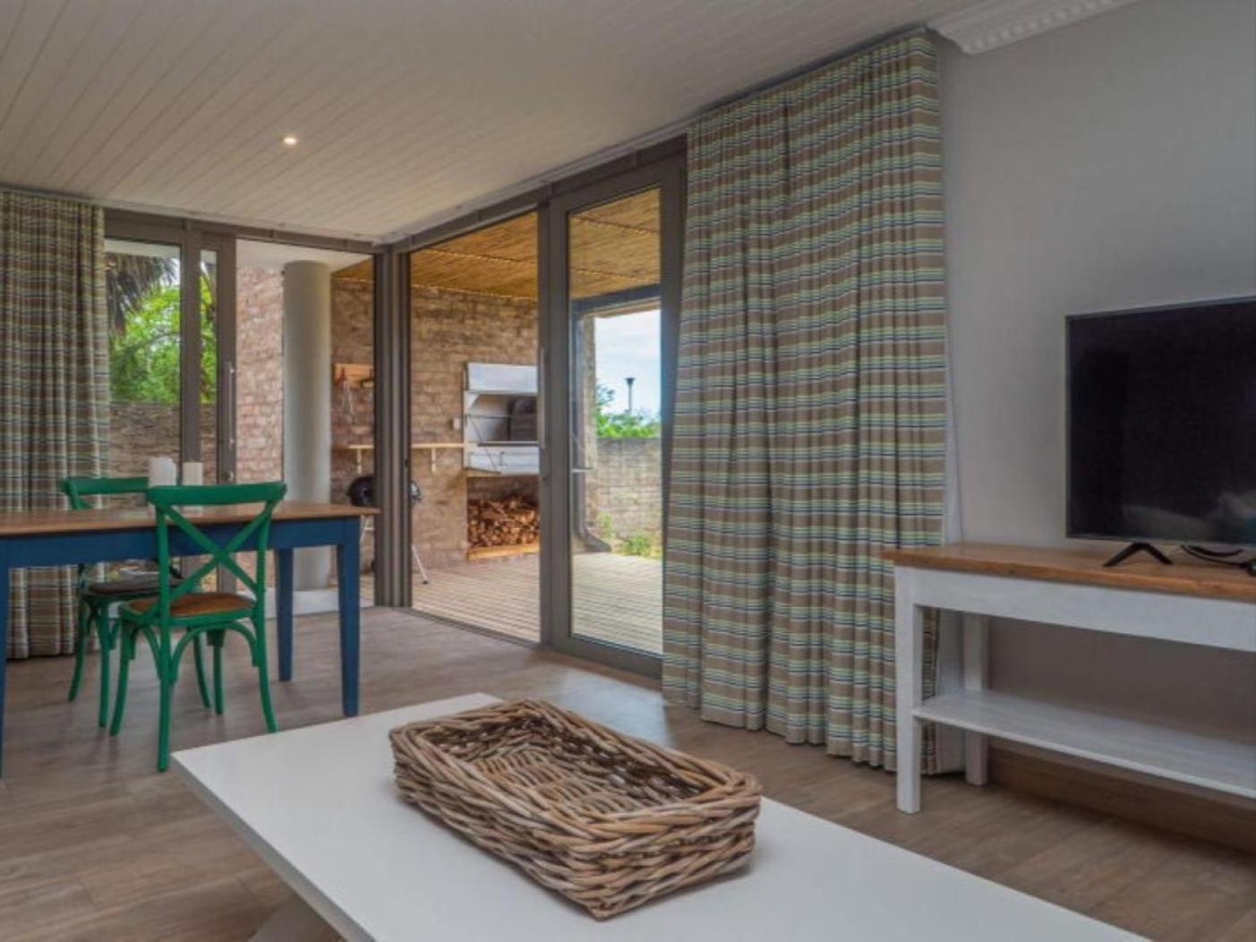 Suite with Garden View