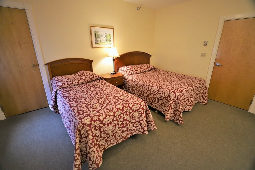 Traditional Room, 2 Twin Beds, Lake View Non A/C