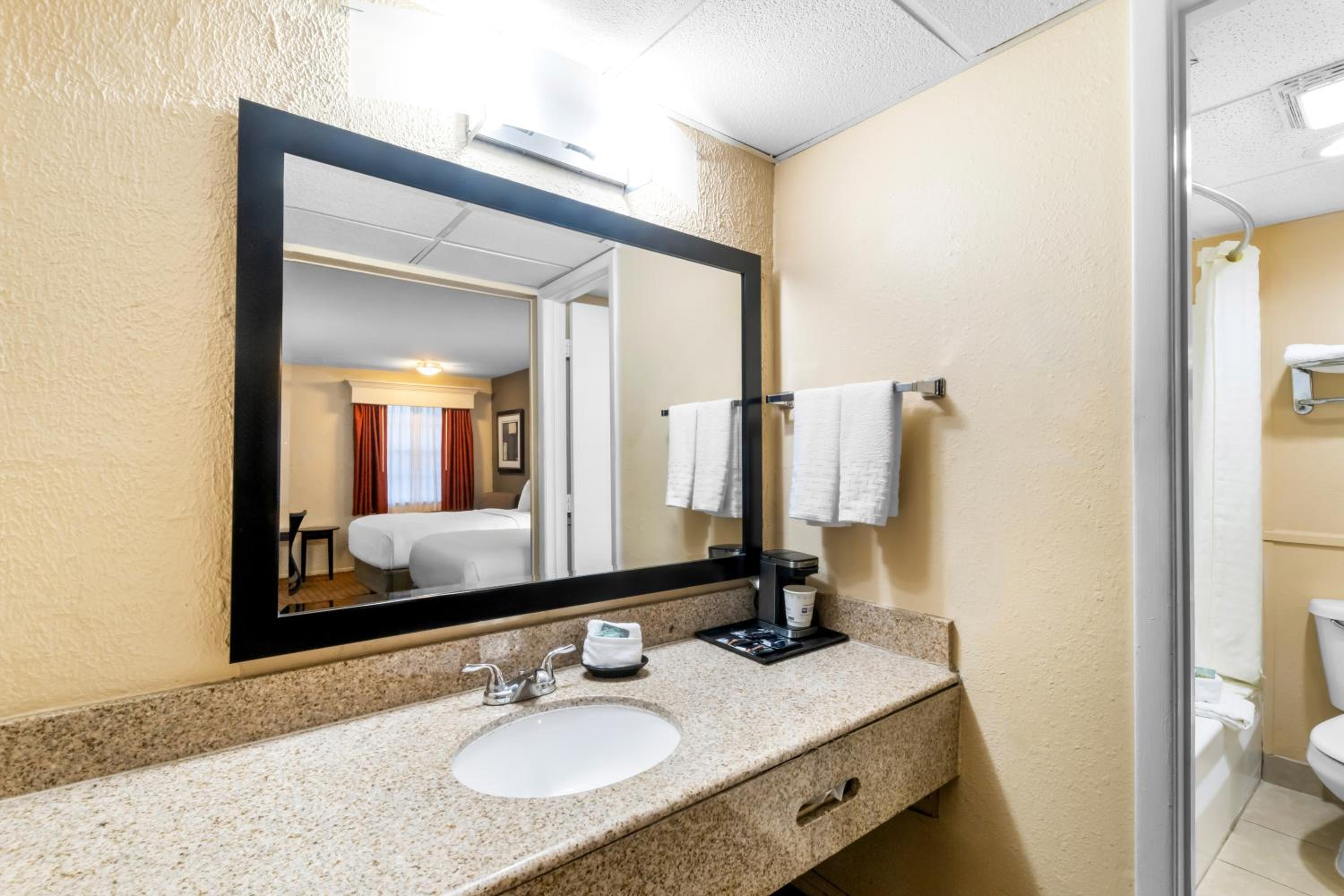 Double Room with Two Double Beds - Non-Smoking