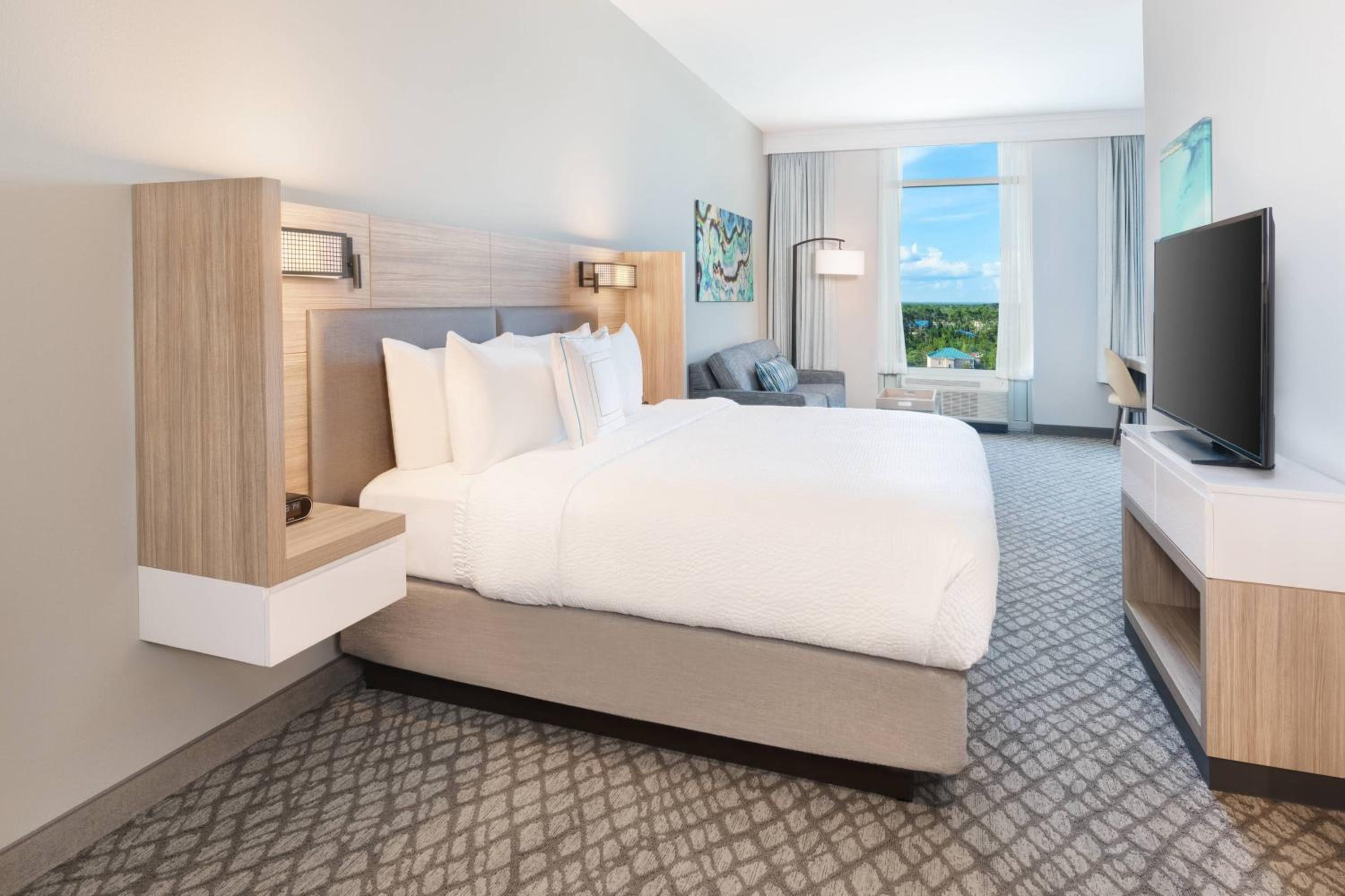 Suite, 1 King, Sofa bed, Inland view