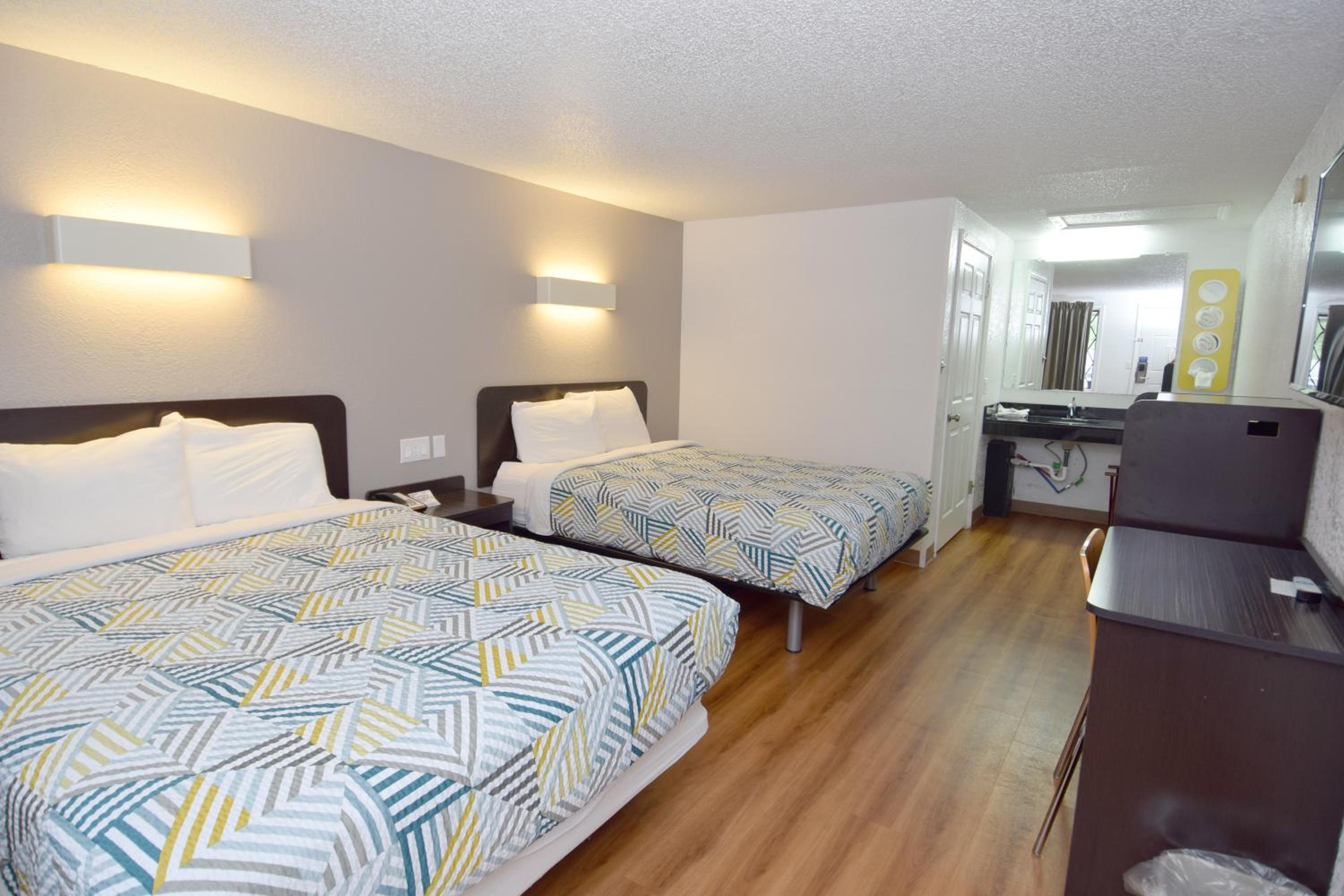 Queen Room with Two Queen Beds - Disability Access - Non-Smoking