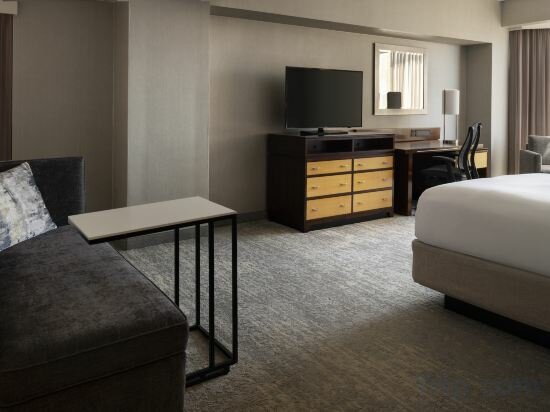 Junior Suite, 2 Double Beds, Accessible, Corner (Mobility W/ Tub)