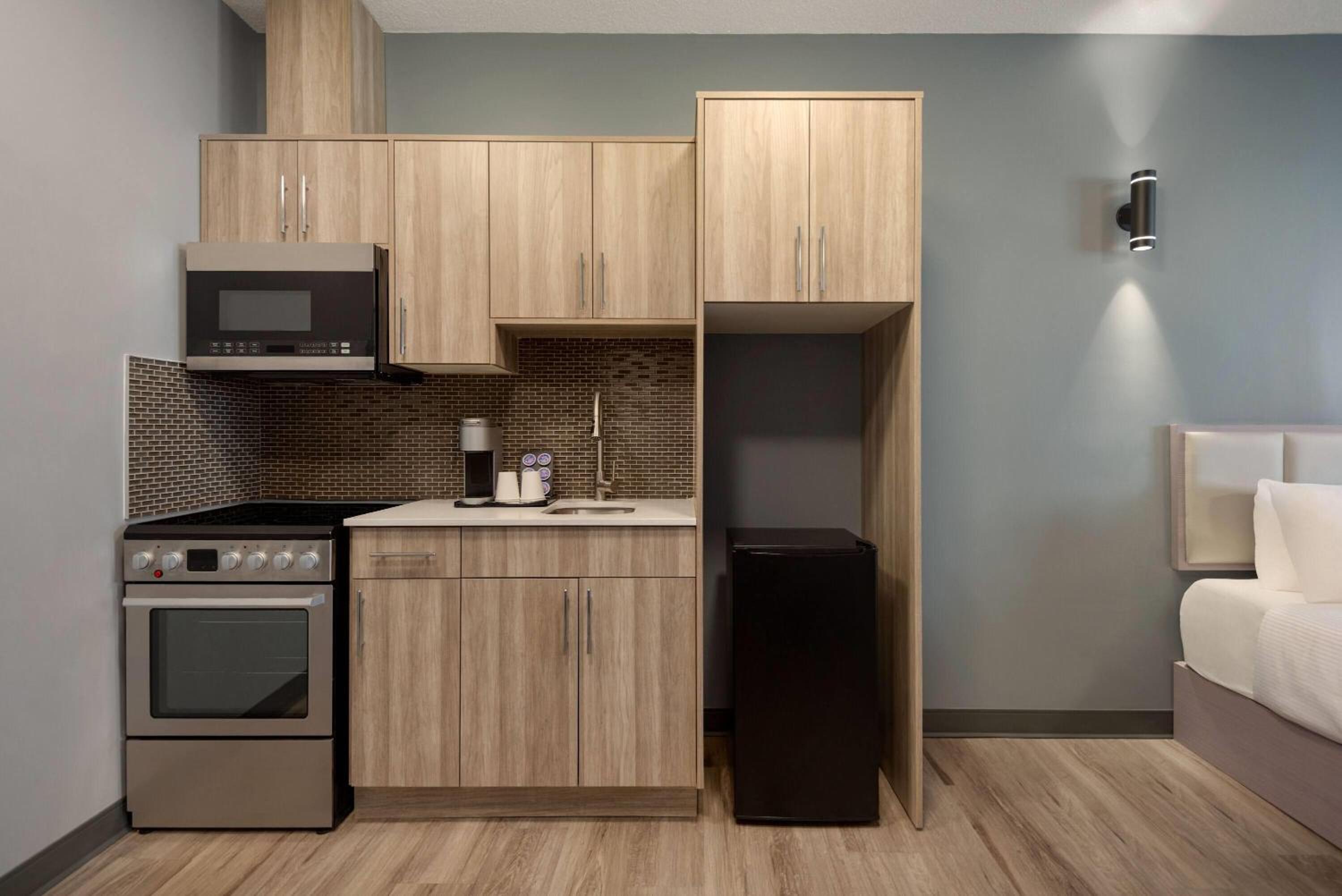 Queen Room with Two Queen Beds and Kitchenette - Non-Smoking