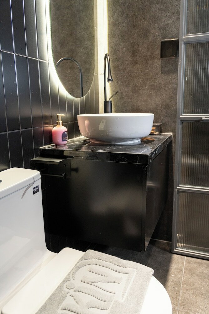 Kin Inspired 1 With Bathtub