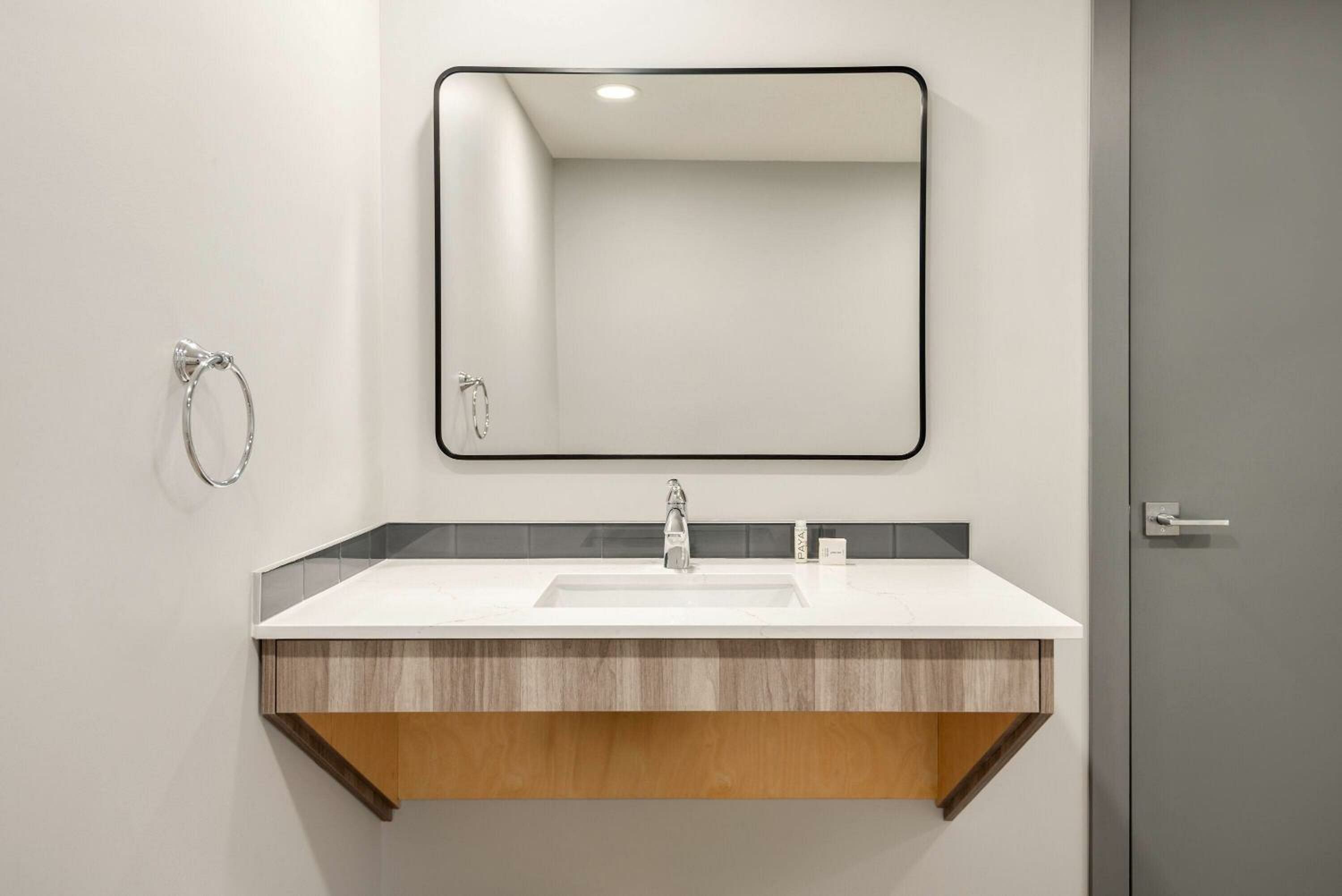 King Room with Walk In Shower and Kitchenette - Non-Smoking