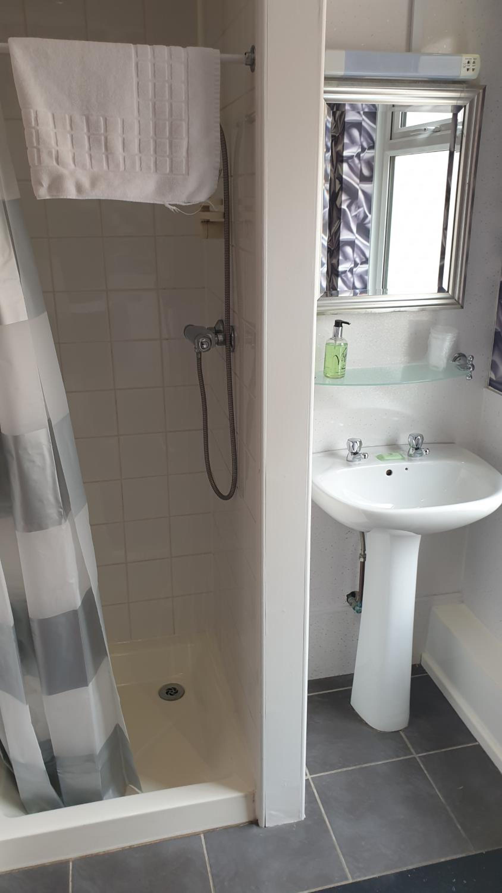Triple Room with Shower