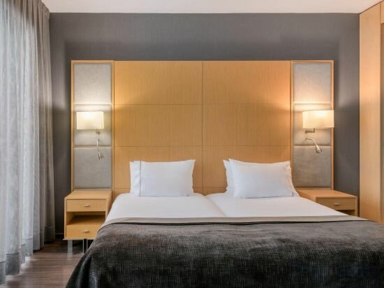 Junior Suite, 1 Bedroom Junior Suite, 2 Twins, Street View, Terrace