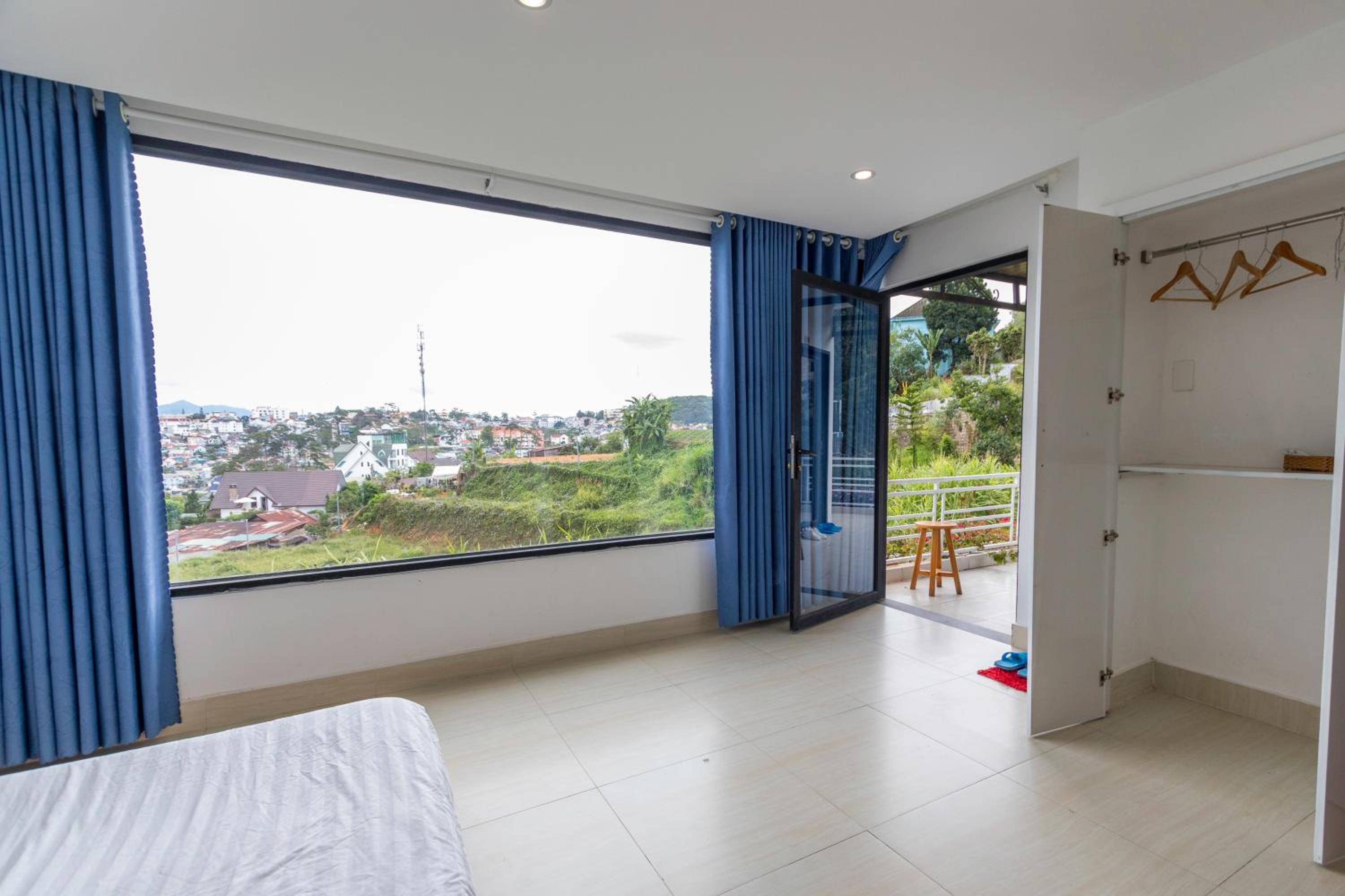 Quadruple Room with Mountain View