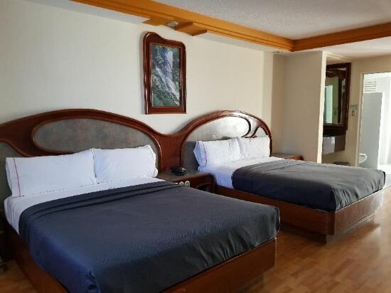 Standard Room, 2 Queen Beds, Non Smoking