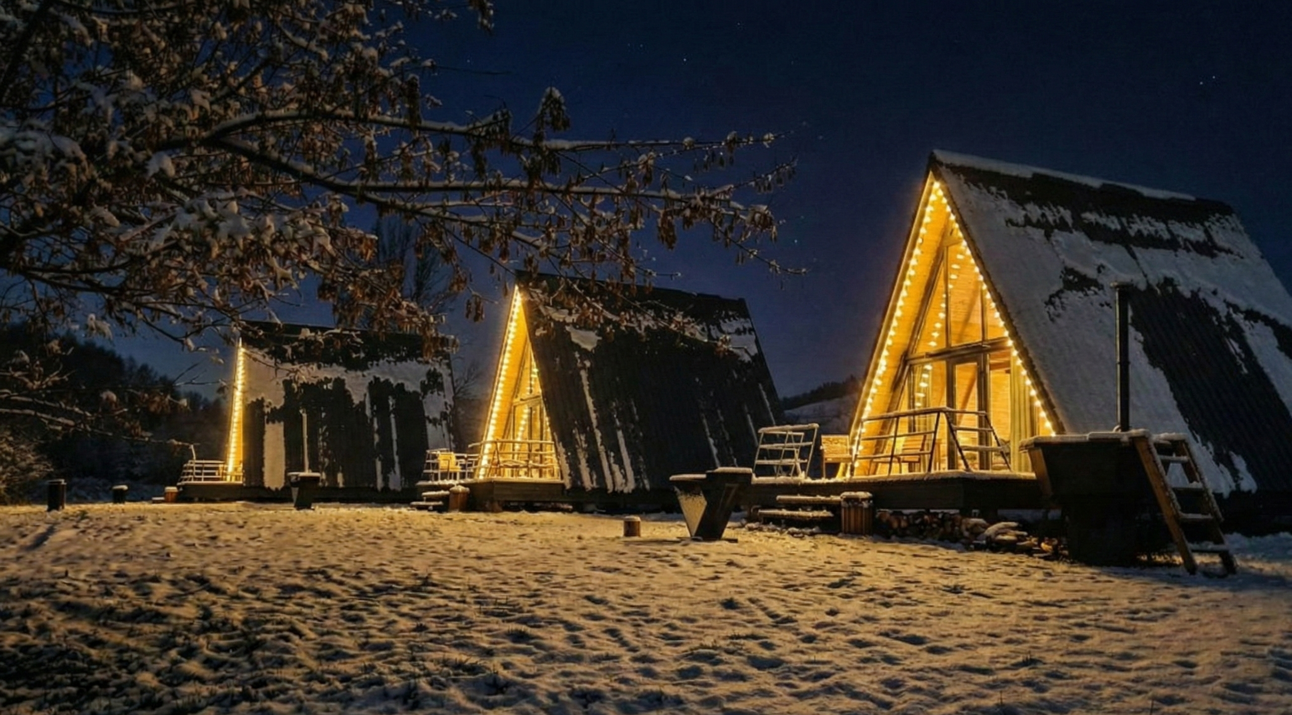 А-фрейм с панорамными окнами