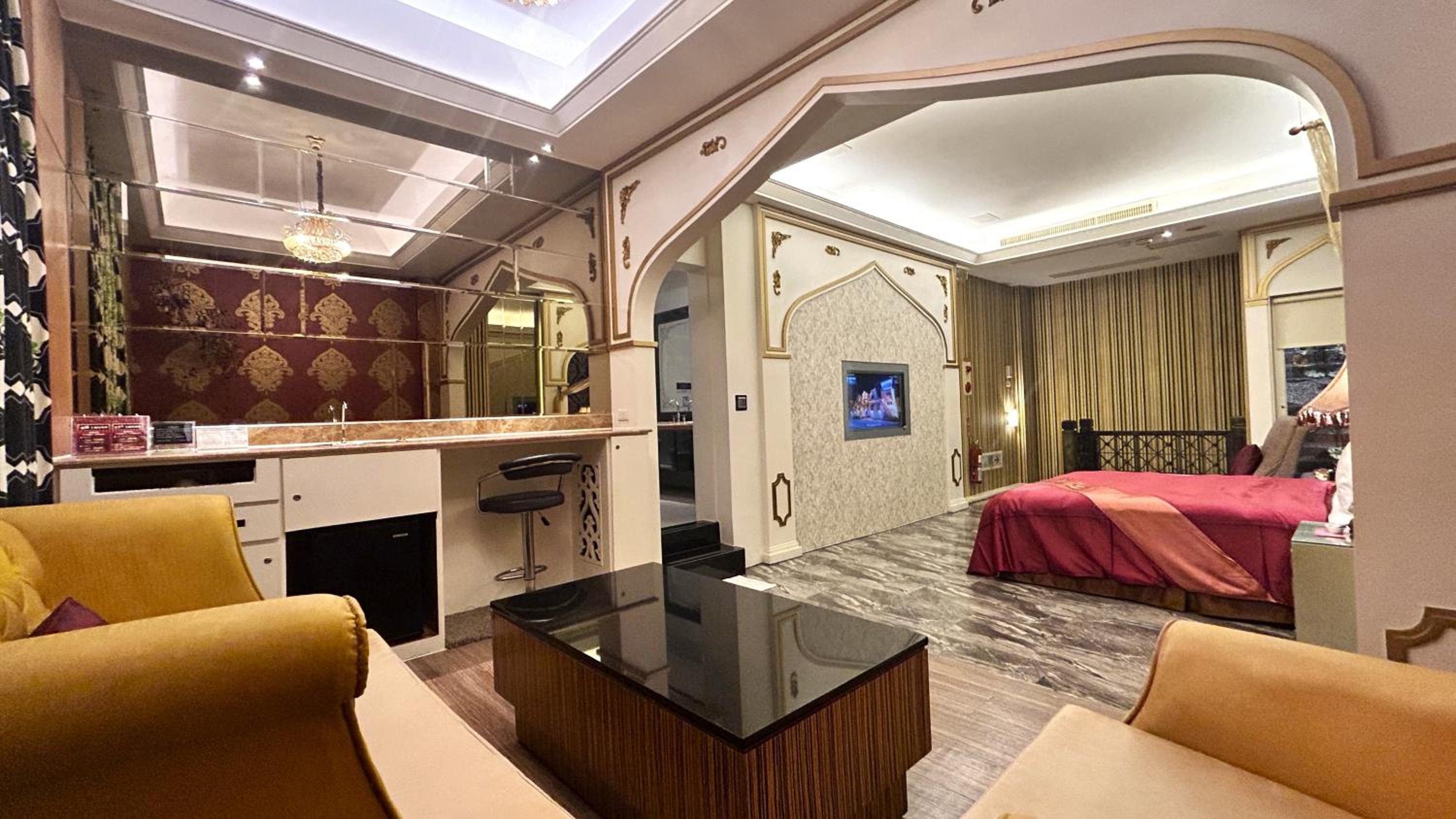 Deluxe Room (Check-in after 20:00)