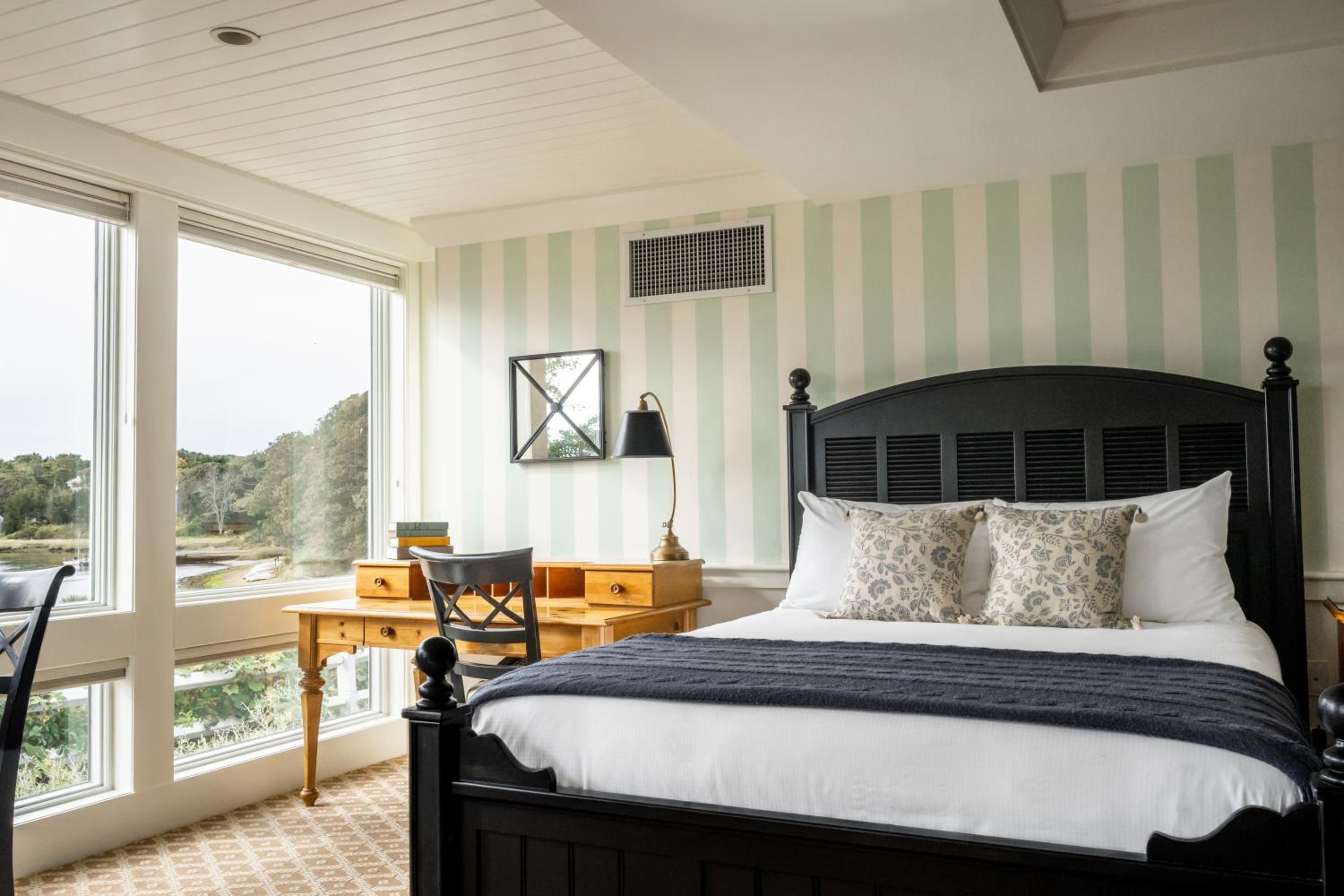 King Suite with Sea View